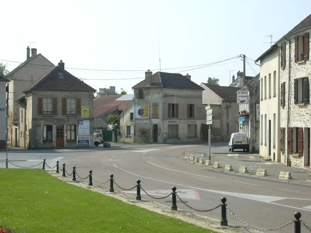 Photo showing: Main Street of Rebais, Seine-et-Marne, France