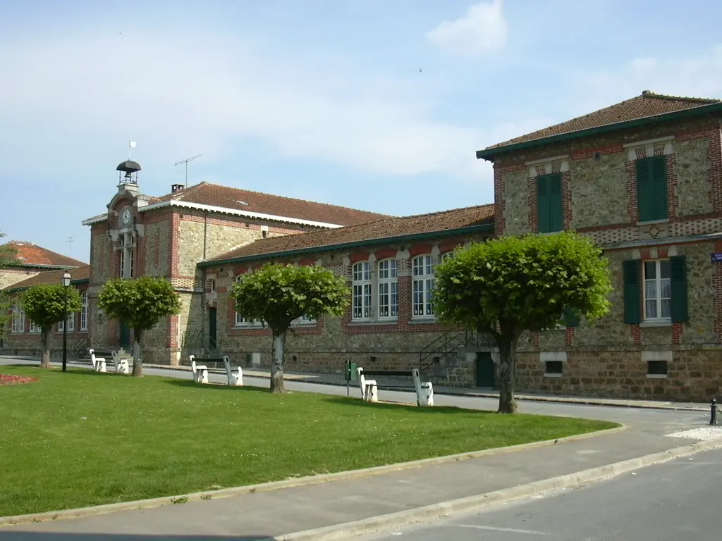 Photo showing: Primary School Docteur-Farny in Rebais, Seine-et-Marne, France
