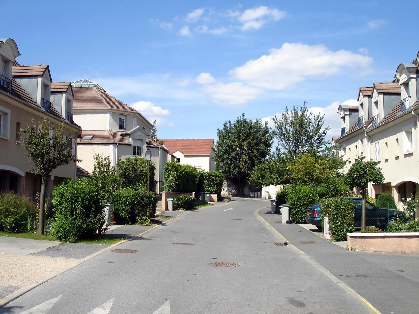 Photo showing: Le chemin des Tournelles à Roissy-en-France (Val-d'Oise), France