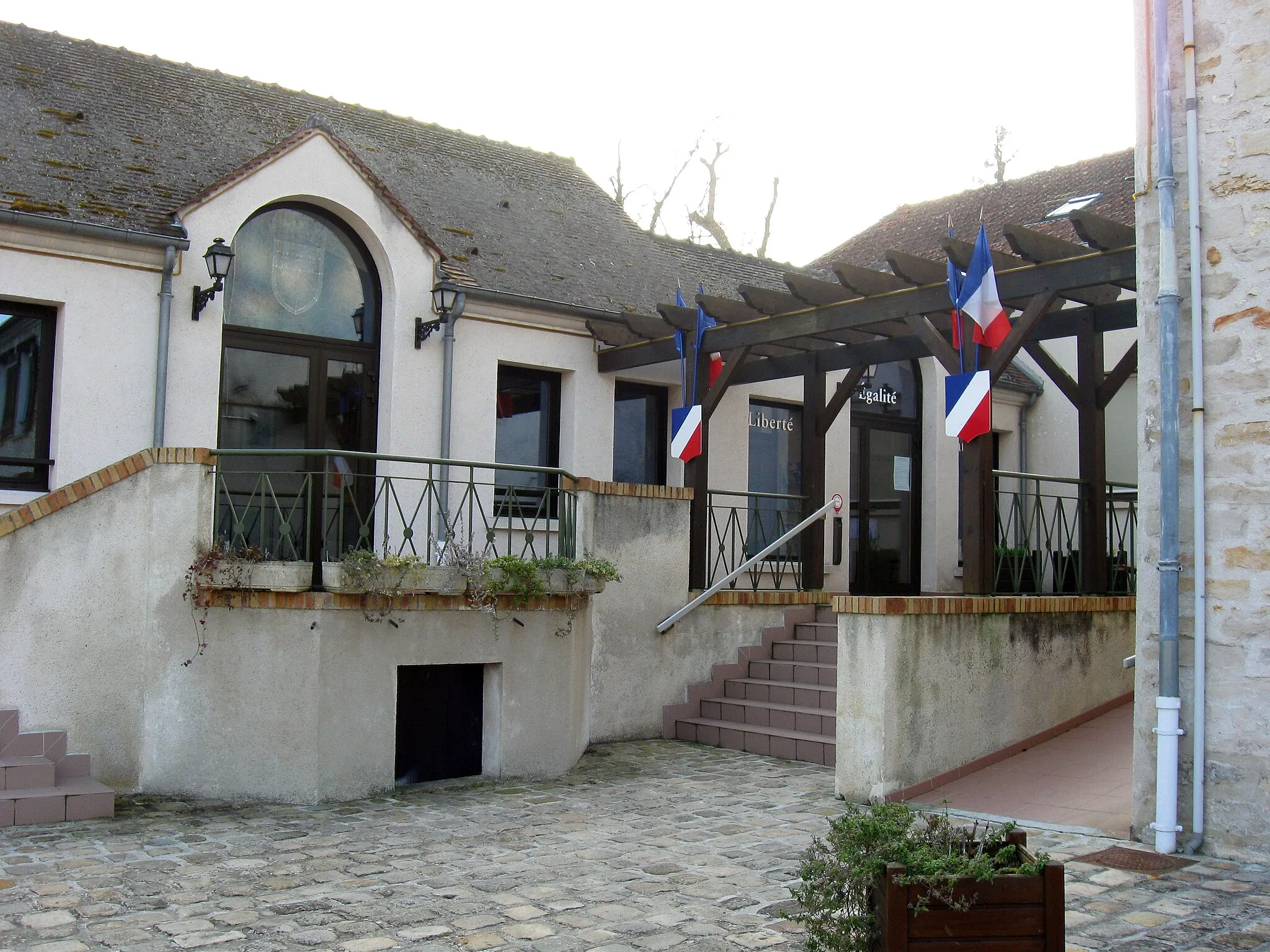 Photo showing: Mairie de Rubelles. (Seine-et-Marne, région Île-de-France).
