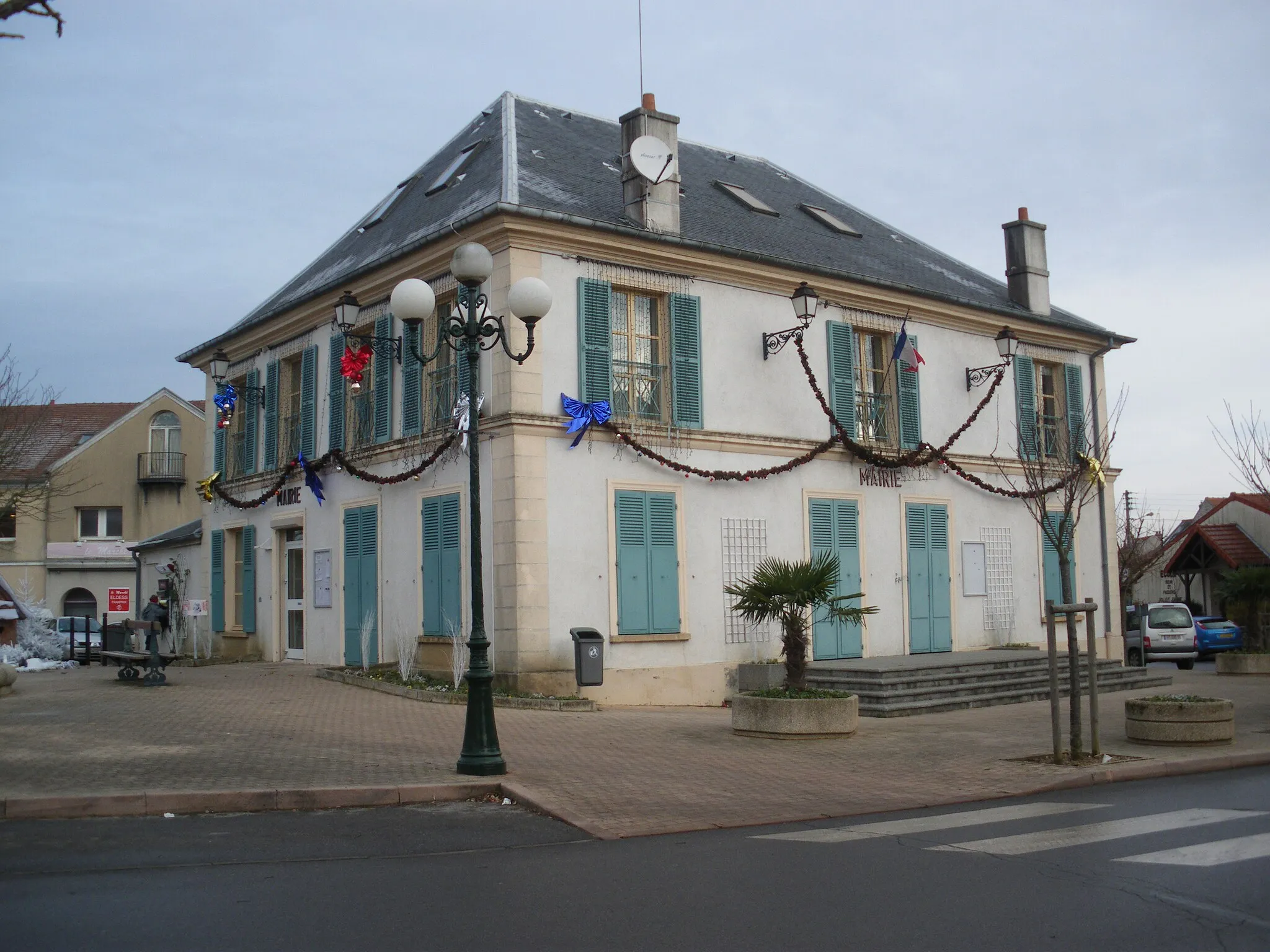 Photo showing: Saclay town hall, Essonne, France