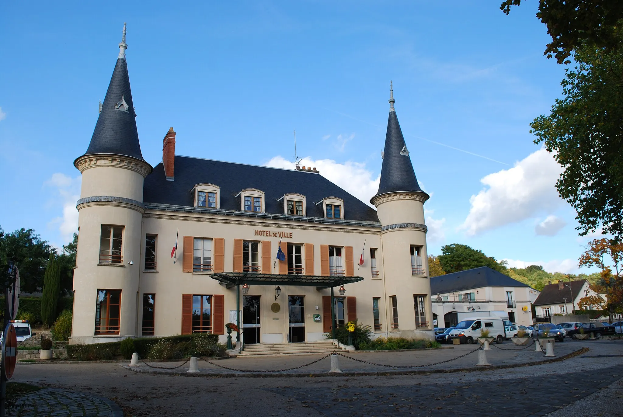 Photo showing: Hôtel de Ville, Saint-Chéron