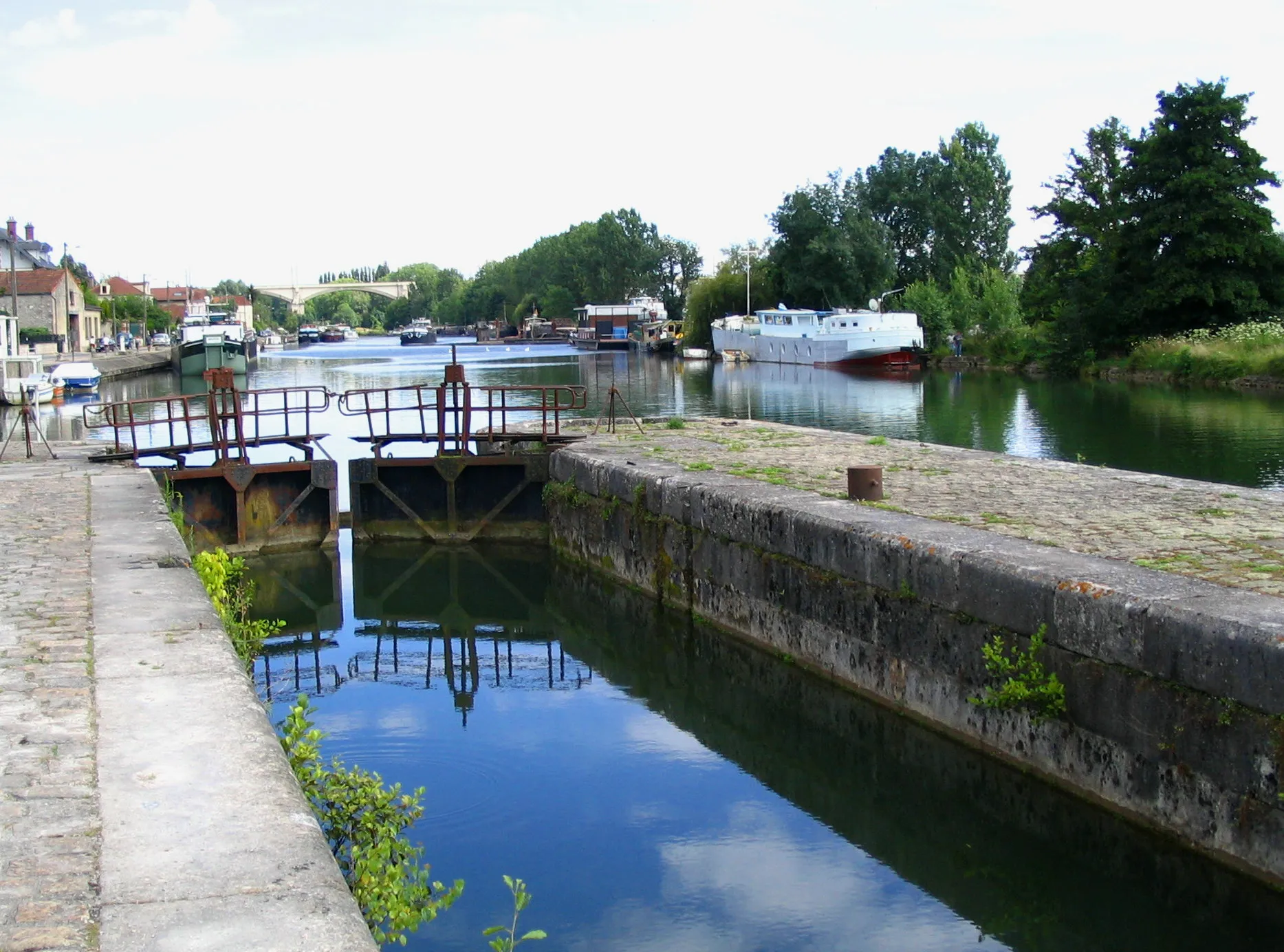 Photo showing: Port de Saint-Mammes - Seine et Marne - France