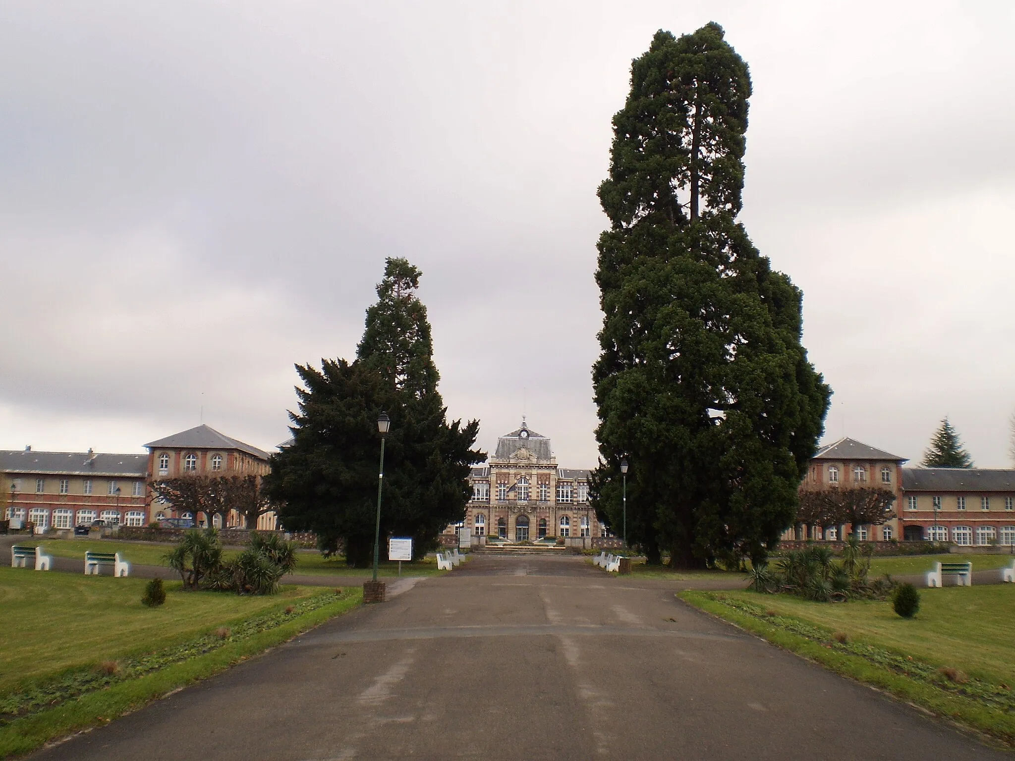 Photo showing: Hôpital national de Saint-Maurice, vu depuis l'entrée principale. Saint-Maurice (94), France