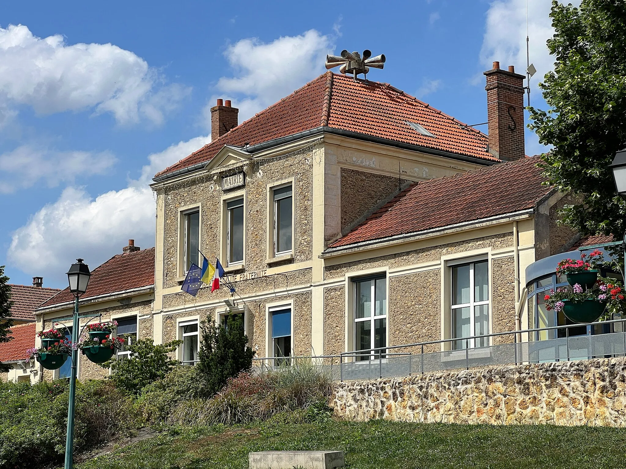 Photo showing: Mairie de Santeny.