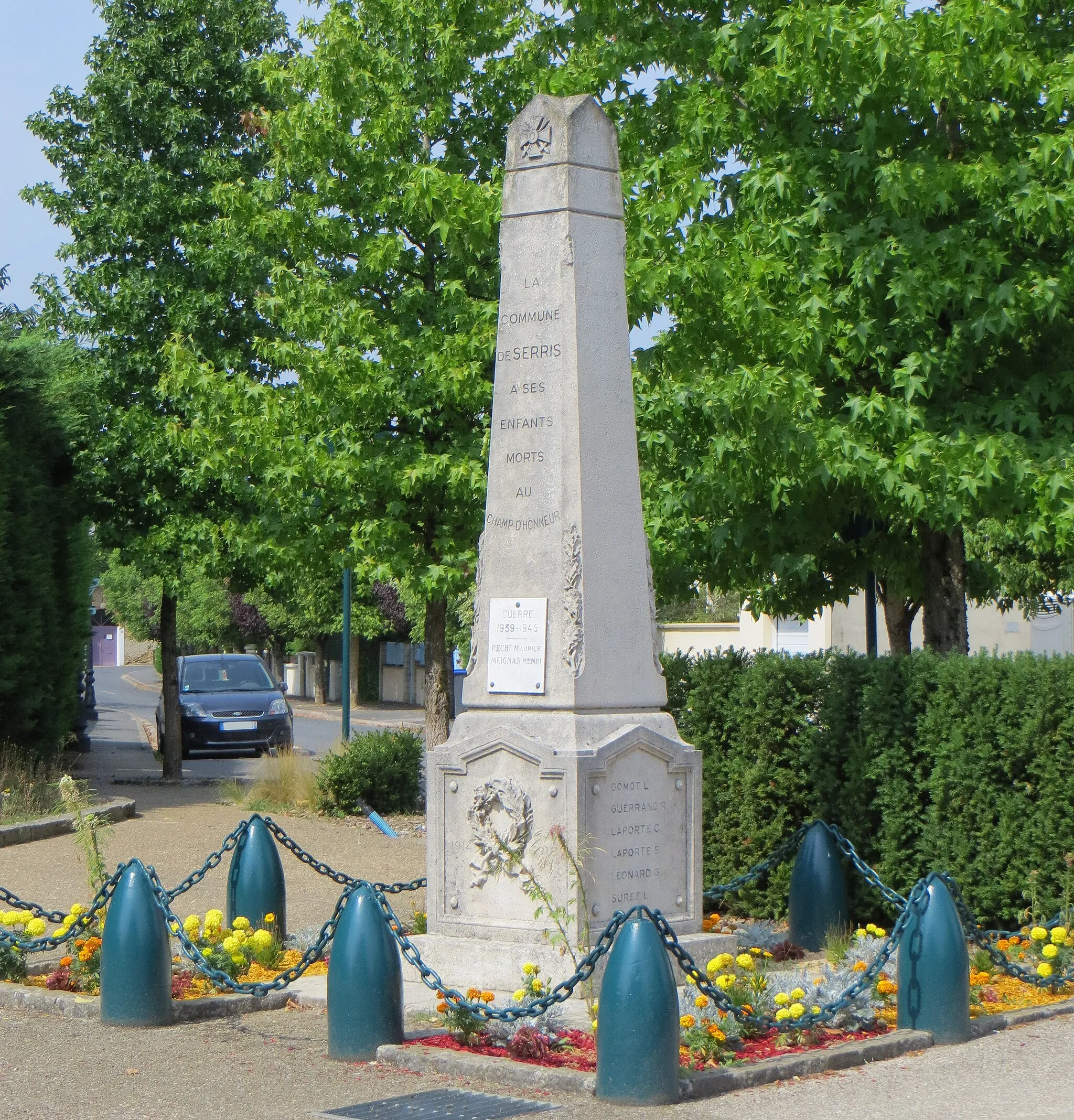 Photo showing: Monument aux morts