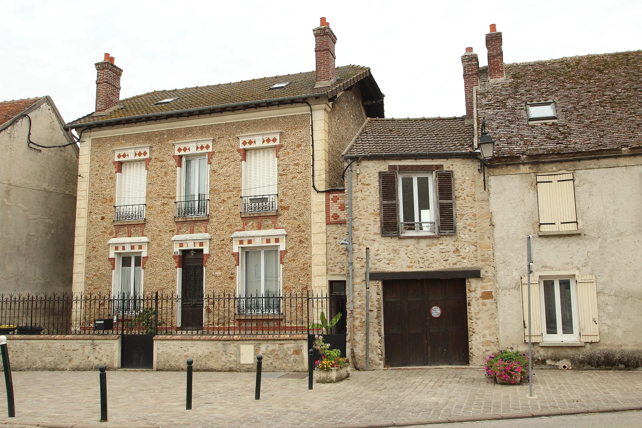 Photo showing: View of Soignolles-en-Brie, France.