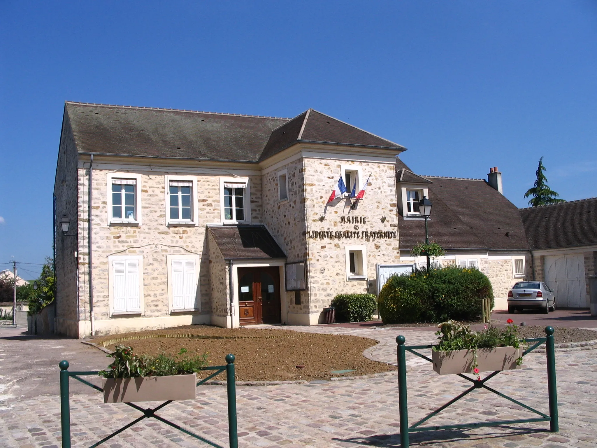 Photo showing: The town hall Vernou-la-Celle-sur-Seine, Seine-et-Marne, France.