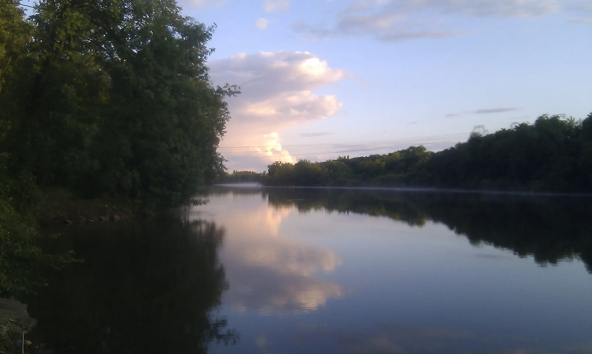 Photo showing: View of a pool in Vert-le-Petit