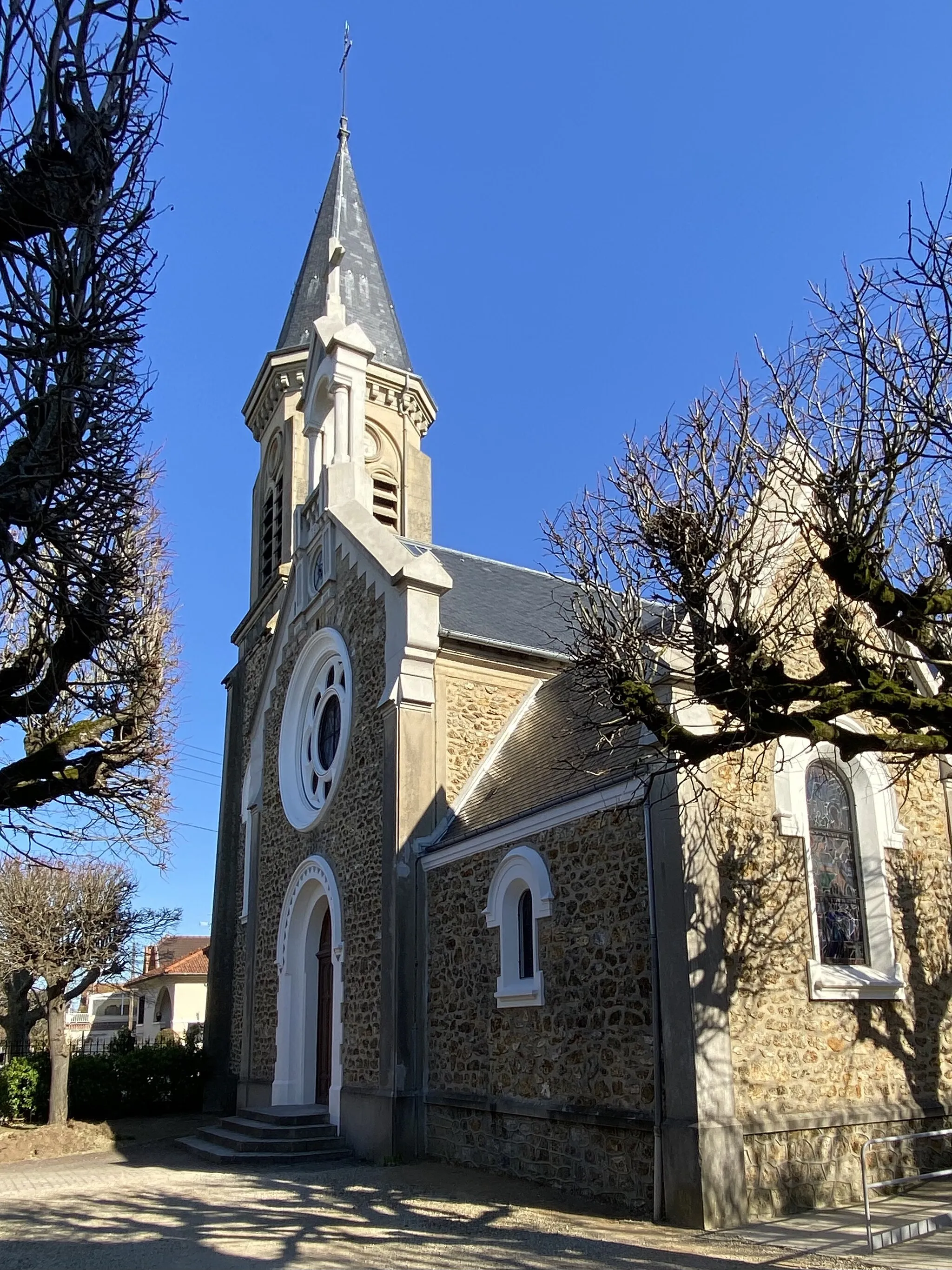 Photo showing: Eglise Saint Pierre, Vigneux-sur-Seine