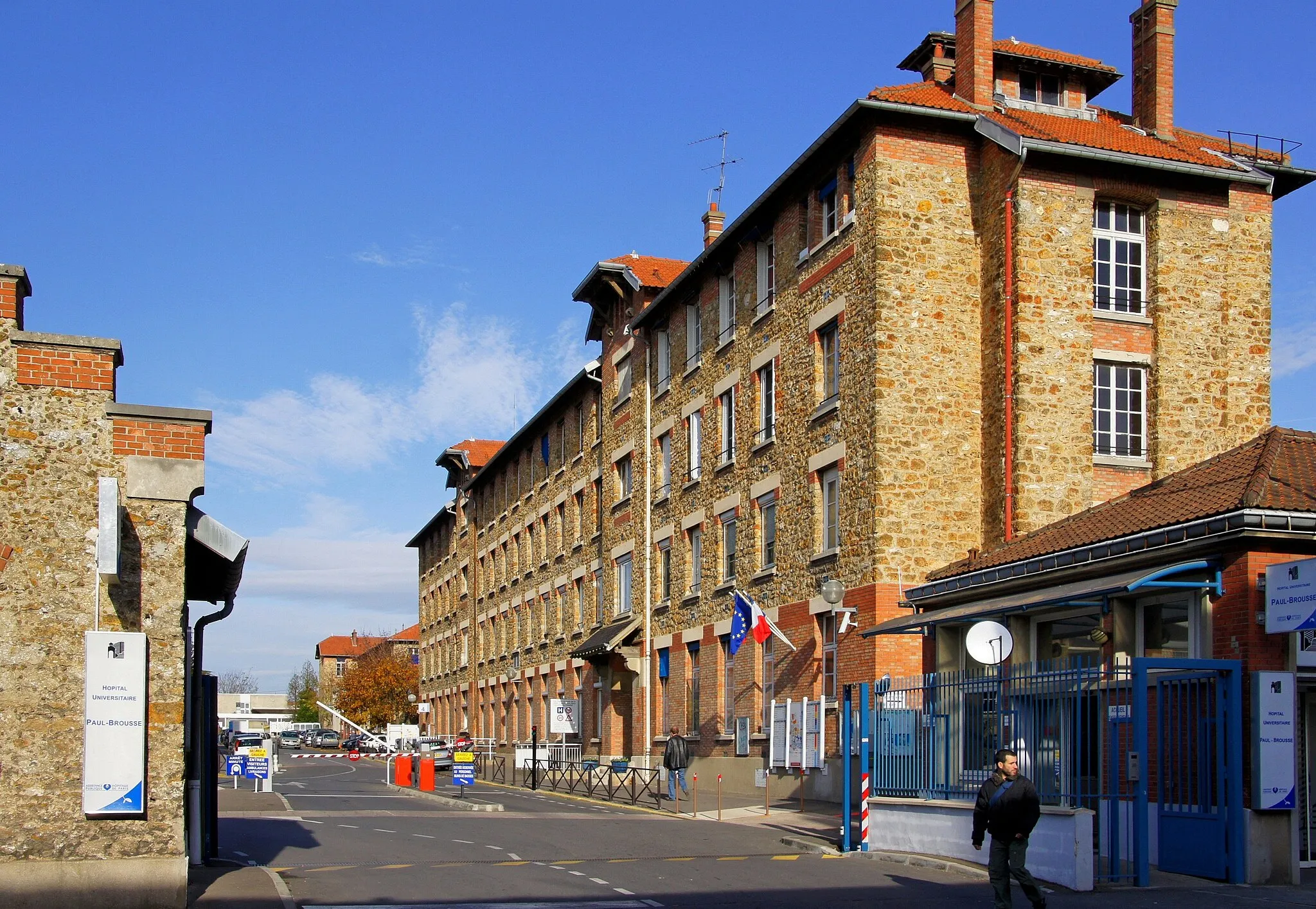 Photo showing: Paul-Brousse Hospital main entrance in Villejuif (Val-de-Marne).