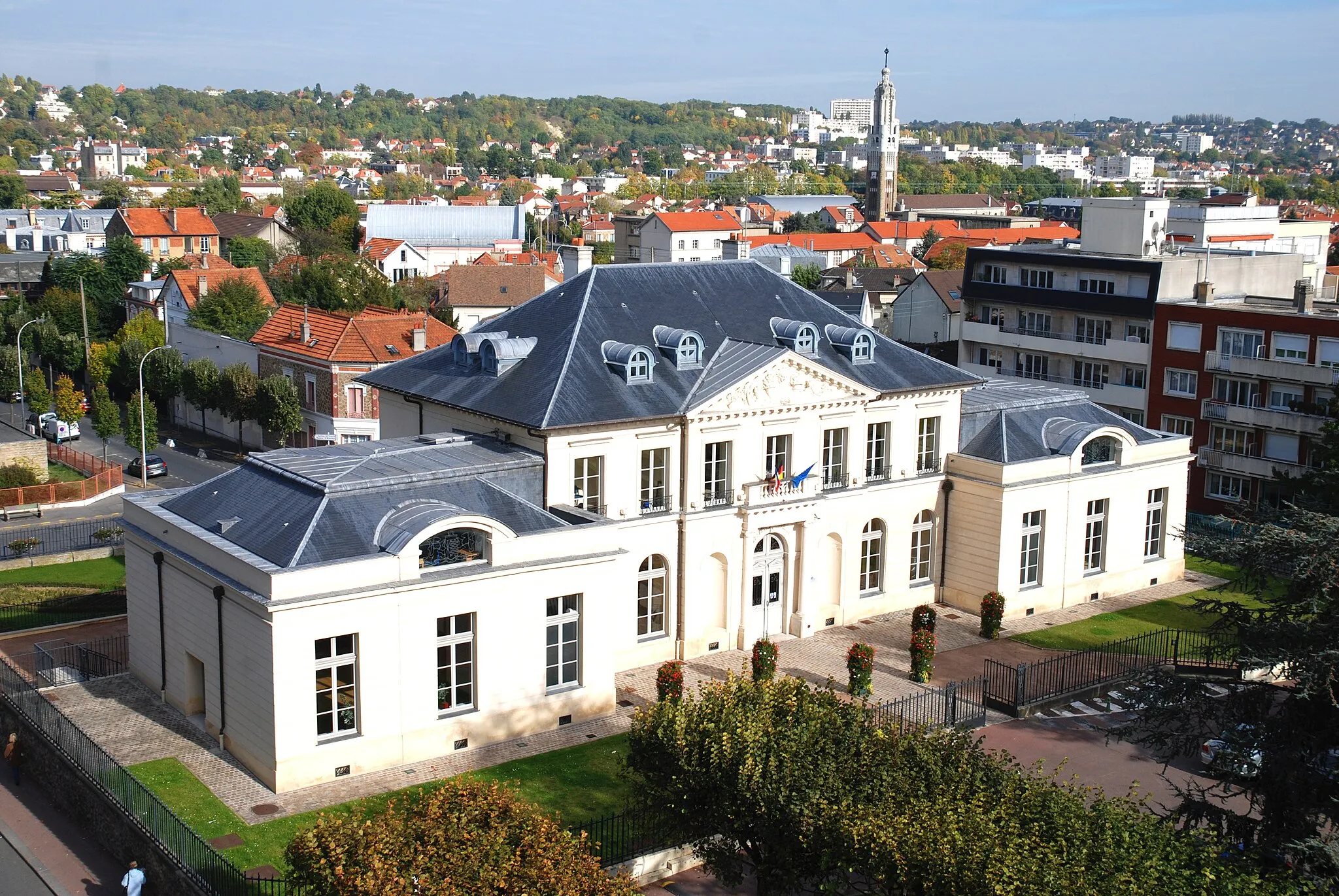 Photo showing: Le château, aujourd’hui, après rénovation.