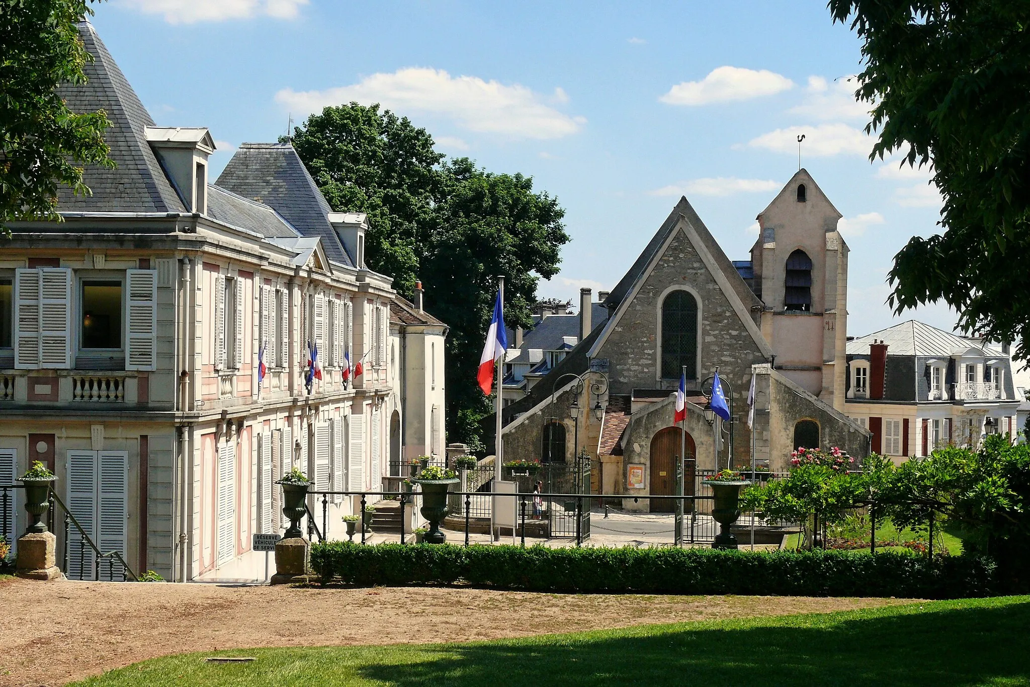 Photo showing: L'église de Villeneuve le Roi (94)