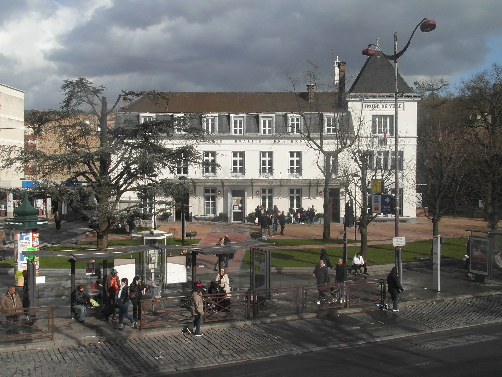 Photo showing: Mairie de Villeneuve-Saint-Georges (Val-de-Marne, Île-de-France, France).