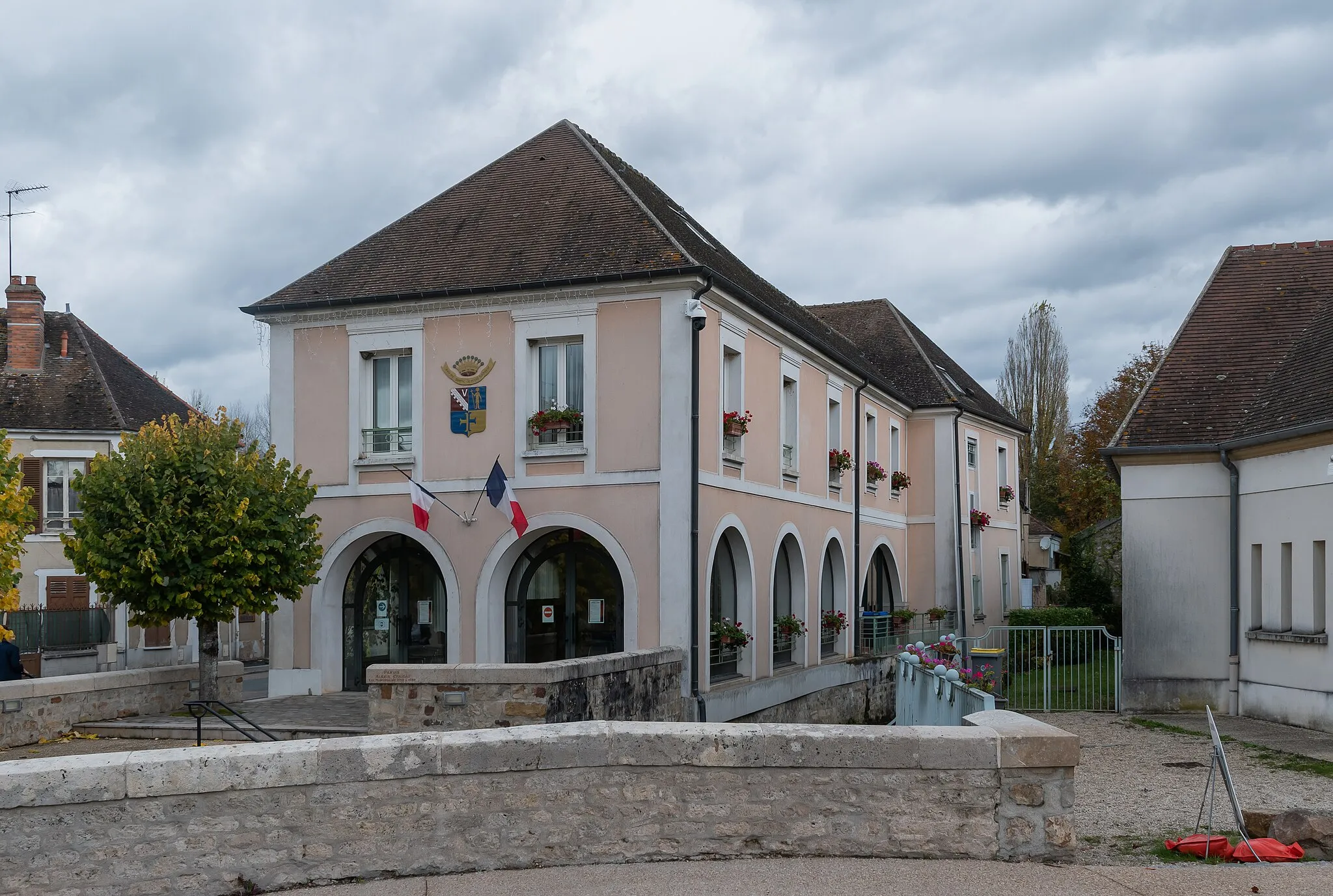 Photo showing: Town hall of Voulx, Seine-et-Marne, France