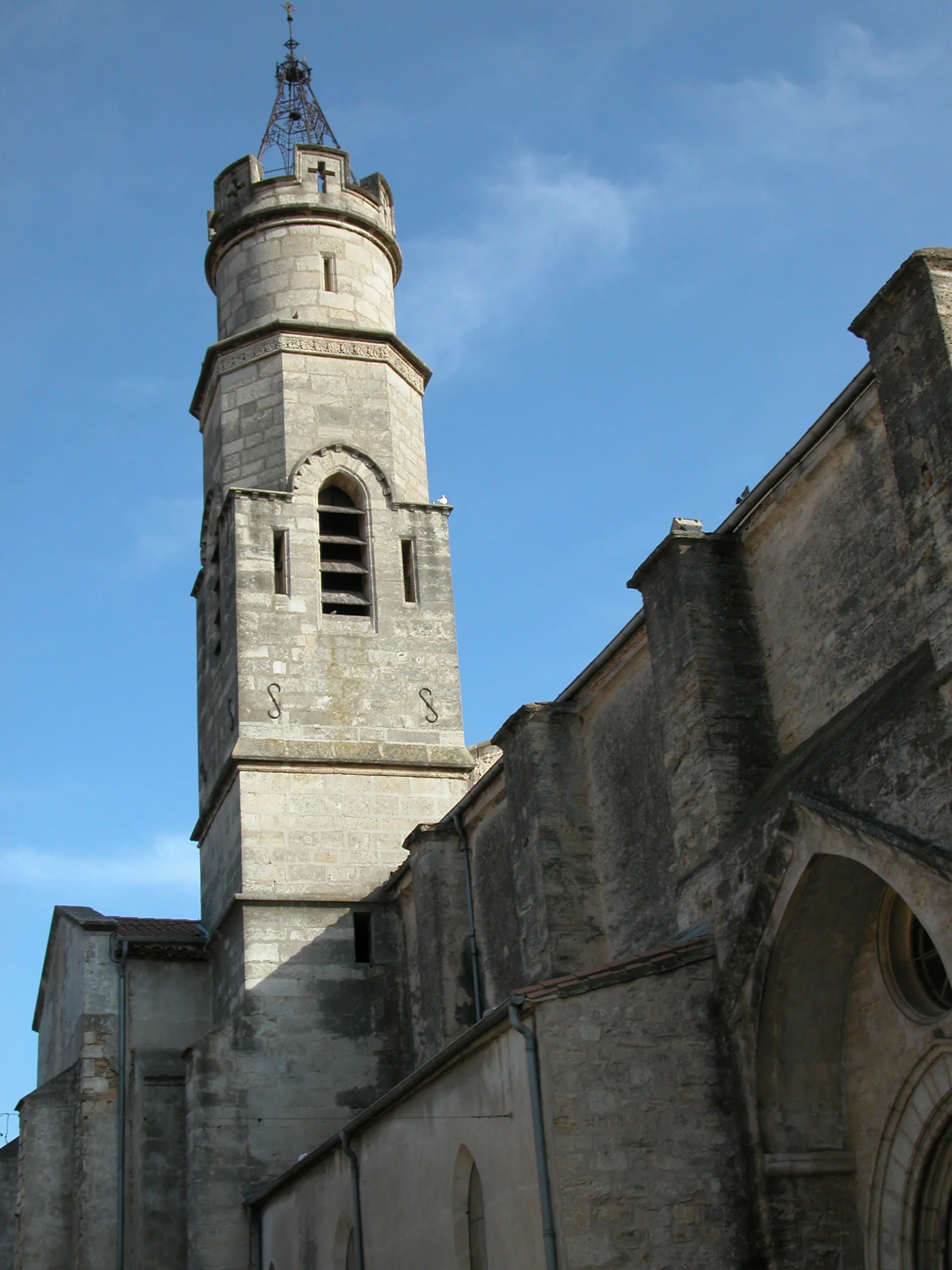 Photo showing: Church Saint-Saturnin of Cazouls-lès-Béziers (Hérault)