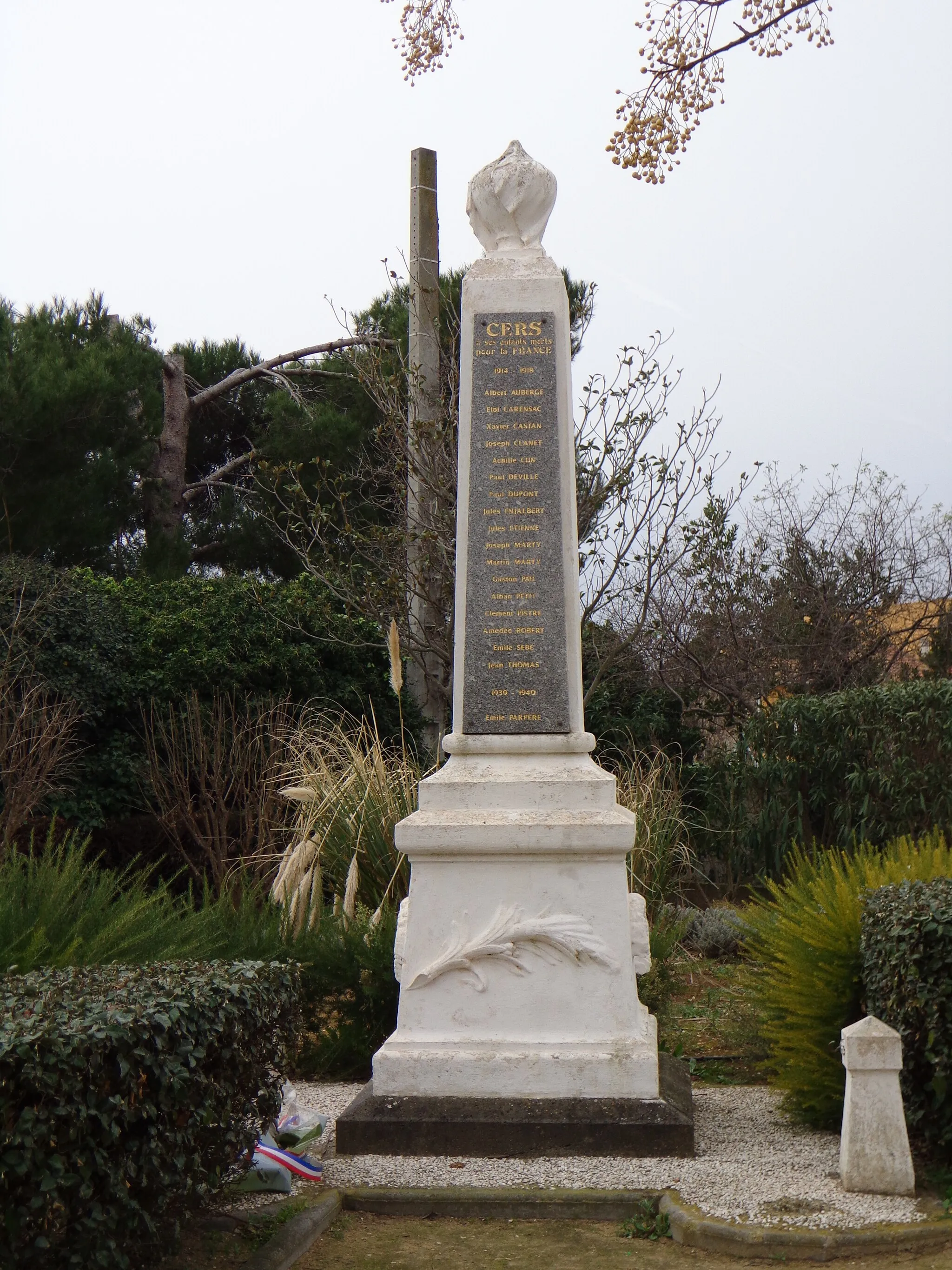 Photo showing: Cers (Hérault) - monument aux morts.