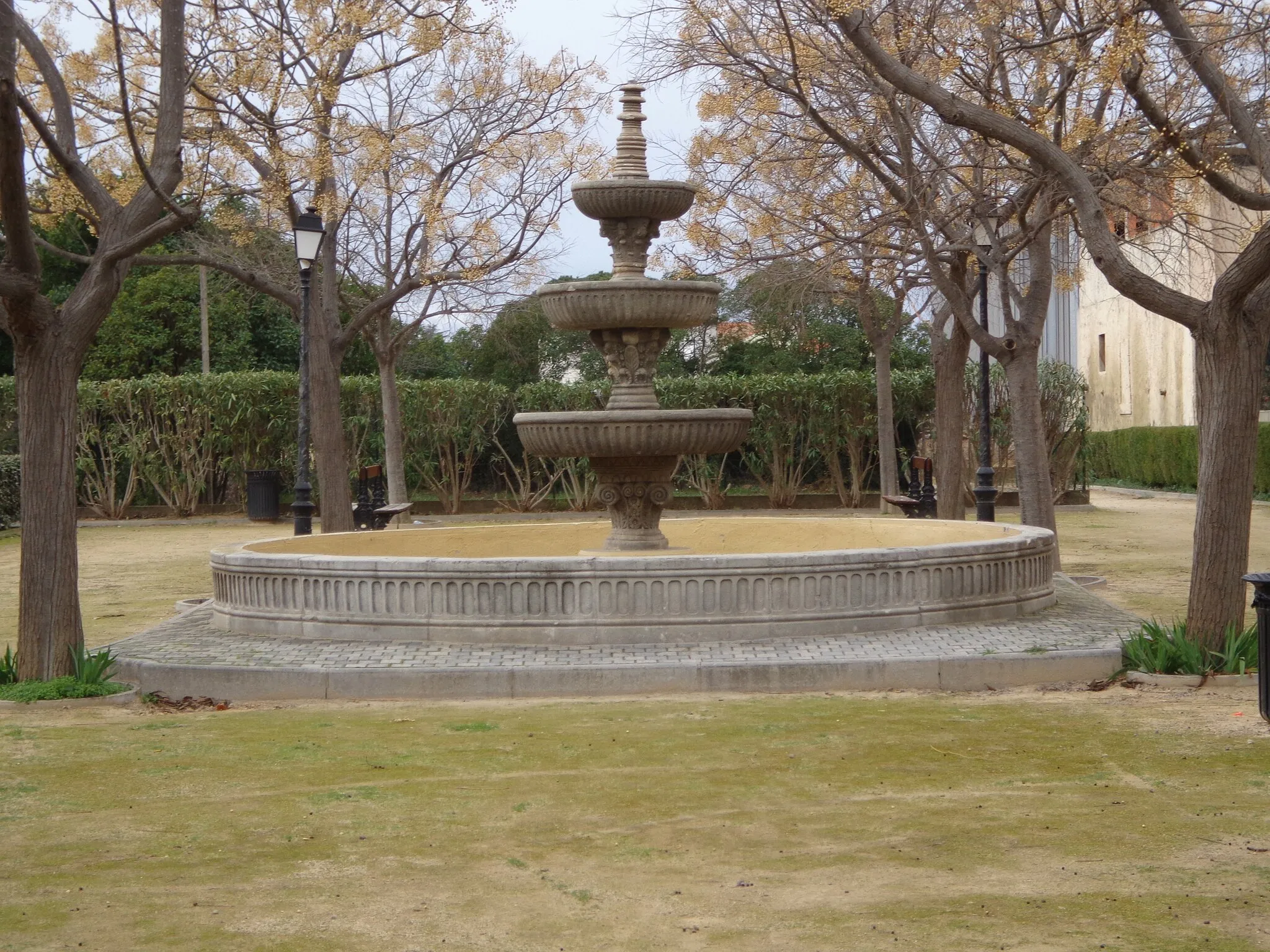 Photo showing: Cers (Hérault) - fontaine.