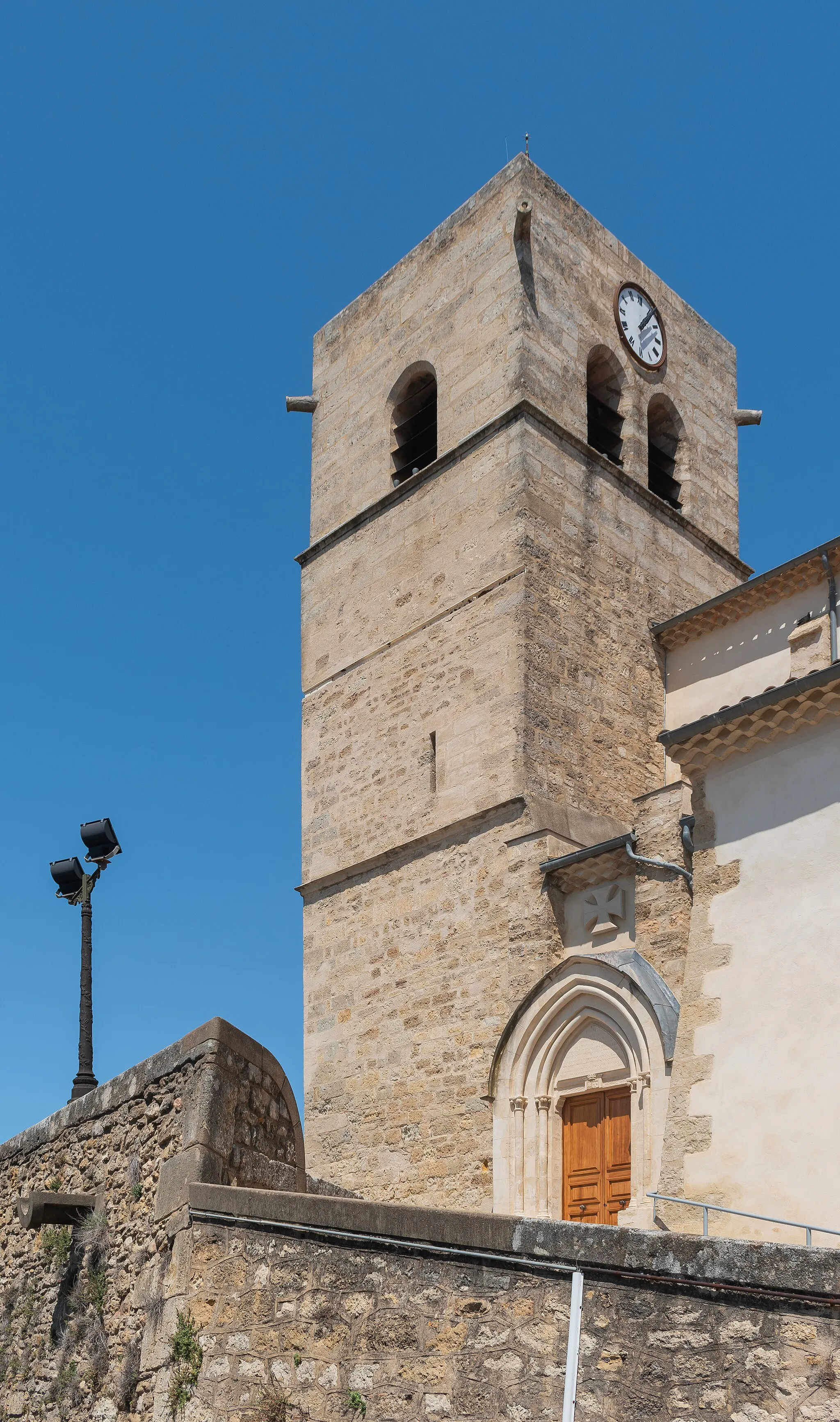 Photo showing: Saint Leontius church in Corneilhan, Hérault, France