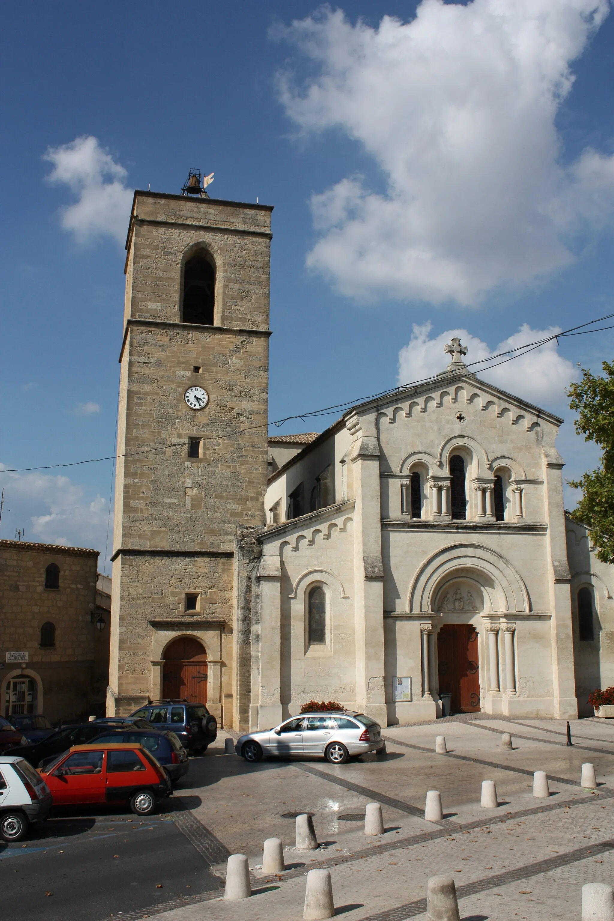 Photo showing: This building is inscrit au titre des monuments historiques de la France. It is indexed in the base Mérimée, a database of architectural heritage maintained by the French Ministry of Culture, under the reference PA00103449 .