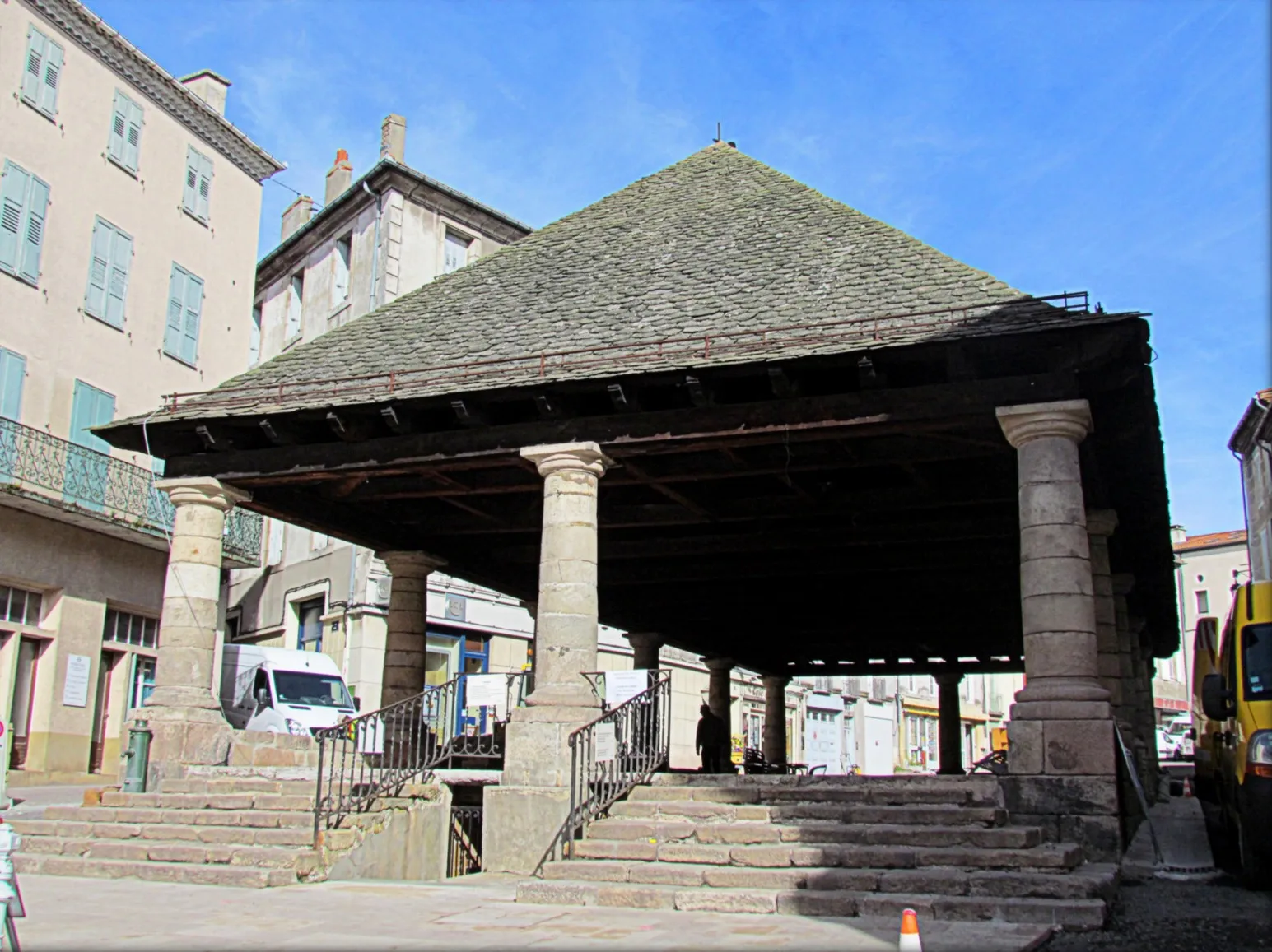 Photo showing: Ancienne halle aux grains de Langogne # Lozère (48) .