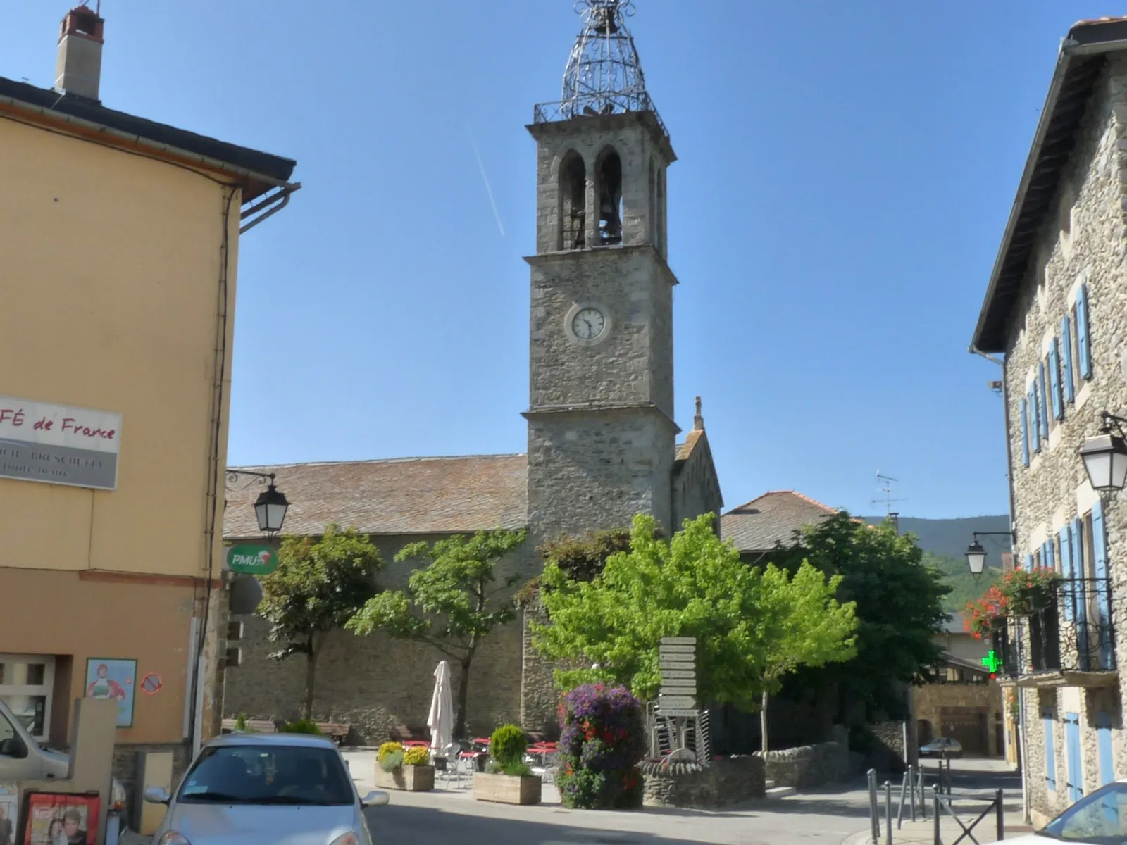 Photo showing: Eglise et place centrale d'Osséja, Pyrénées-Orientales, France