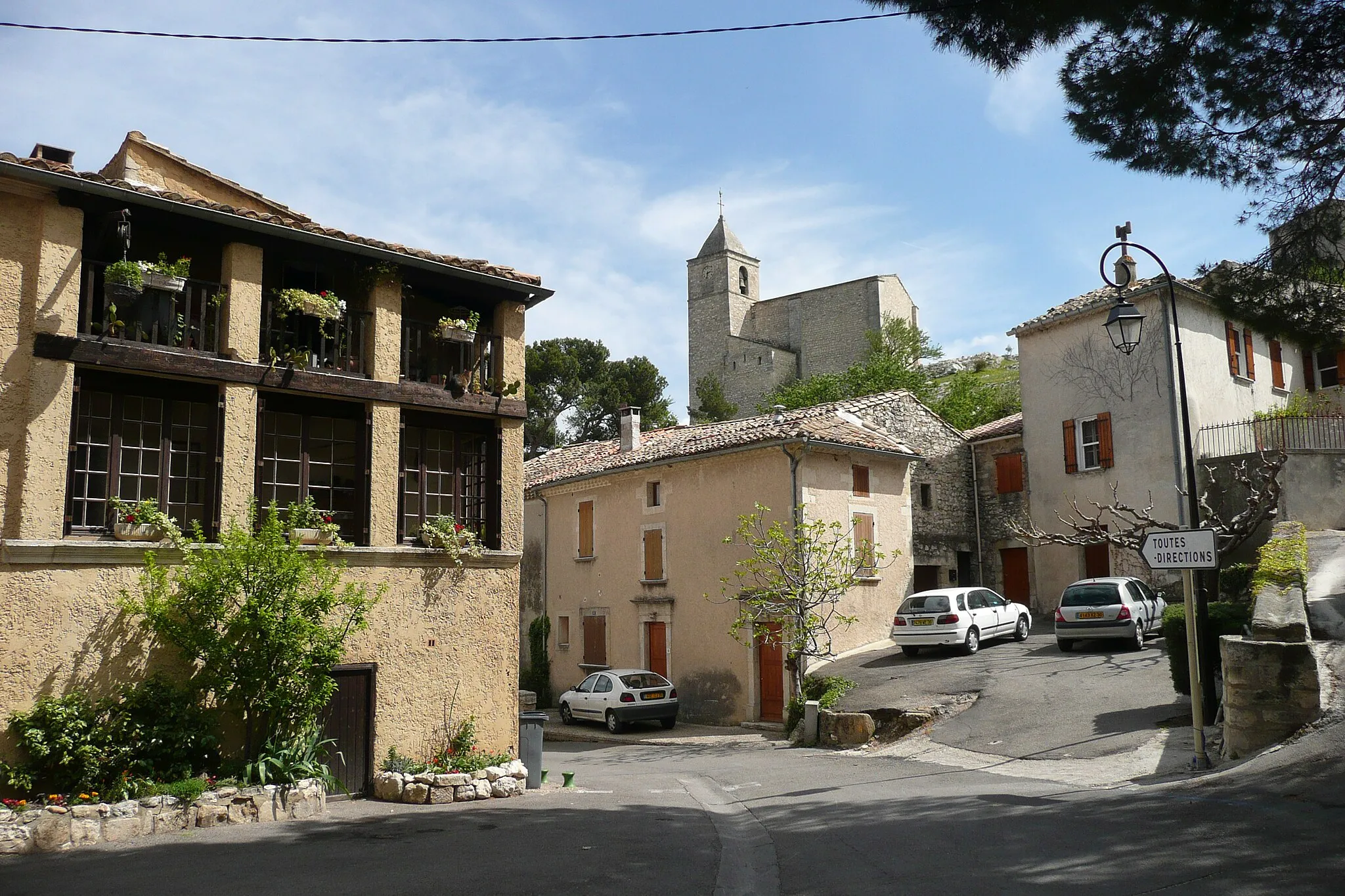 Photo showing: Rochefort-du-Gard.