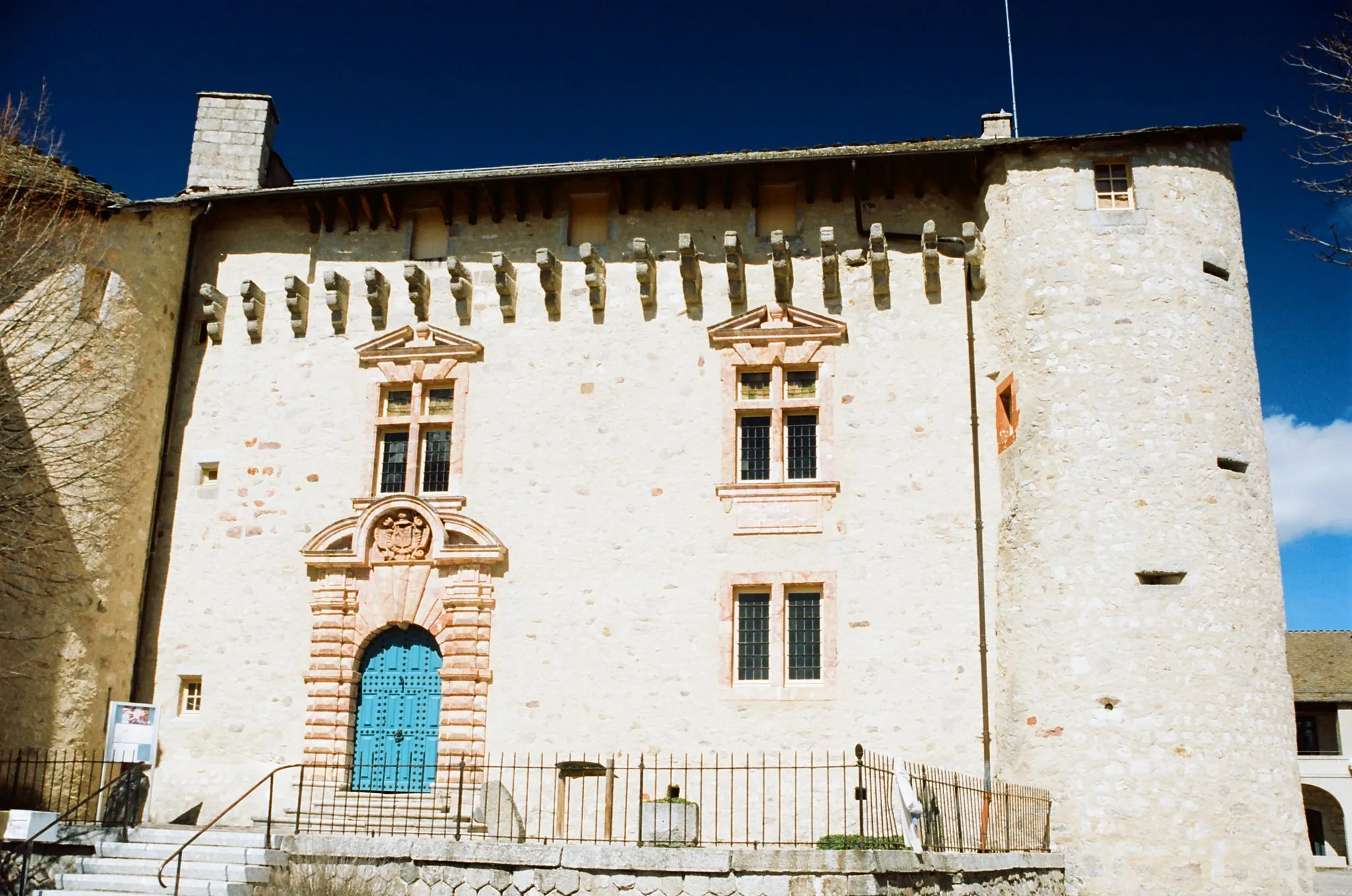 Photo showing: Façade sud du château de Saint-Alban-sur-Limagnole (Gévaudan)