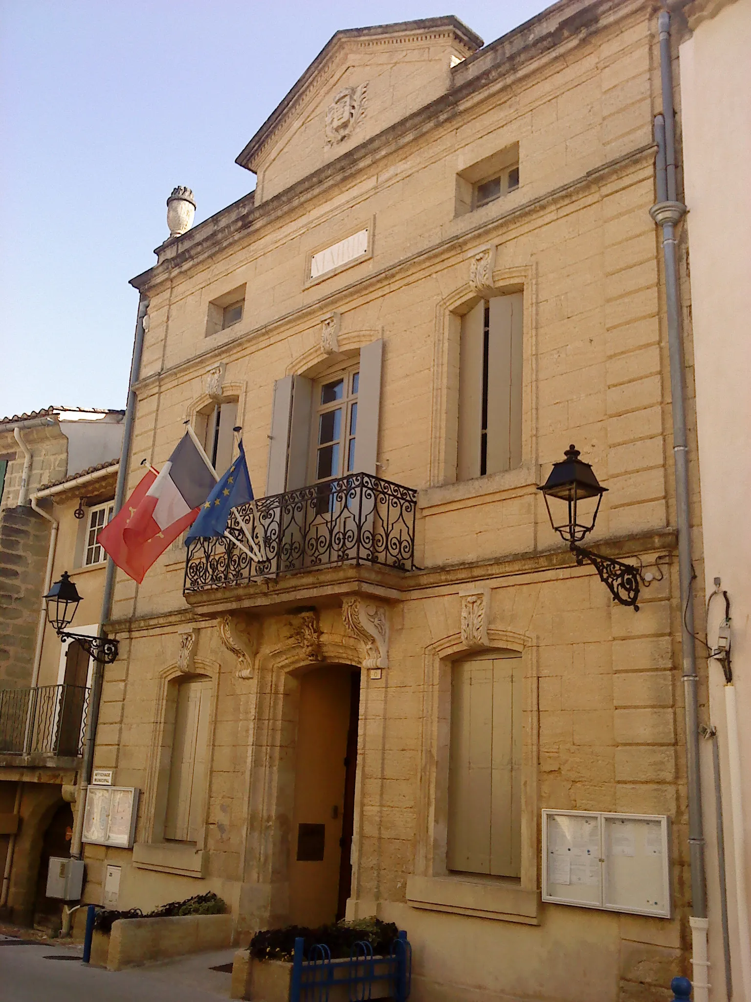 Photo showing: Mairie de Saint-Quentin-la-Poterie, Gard, France