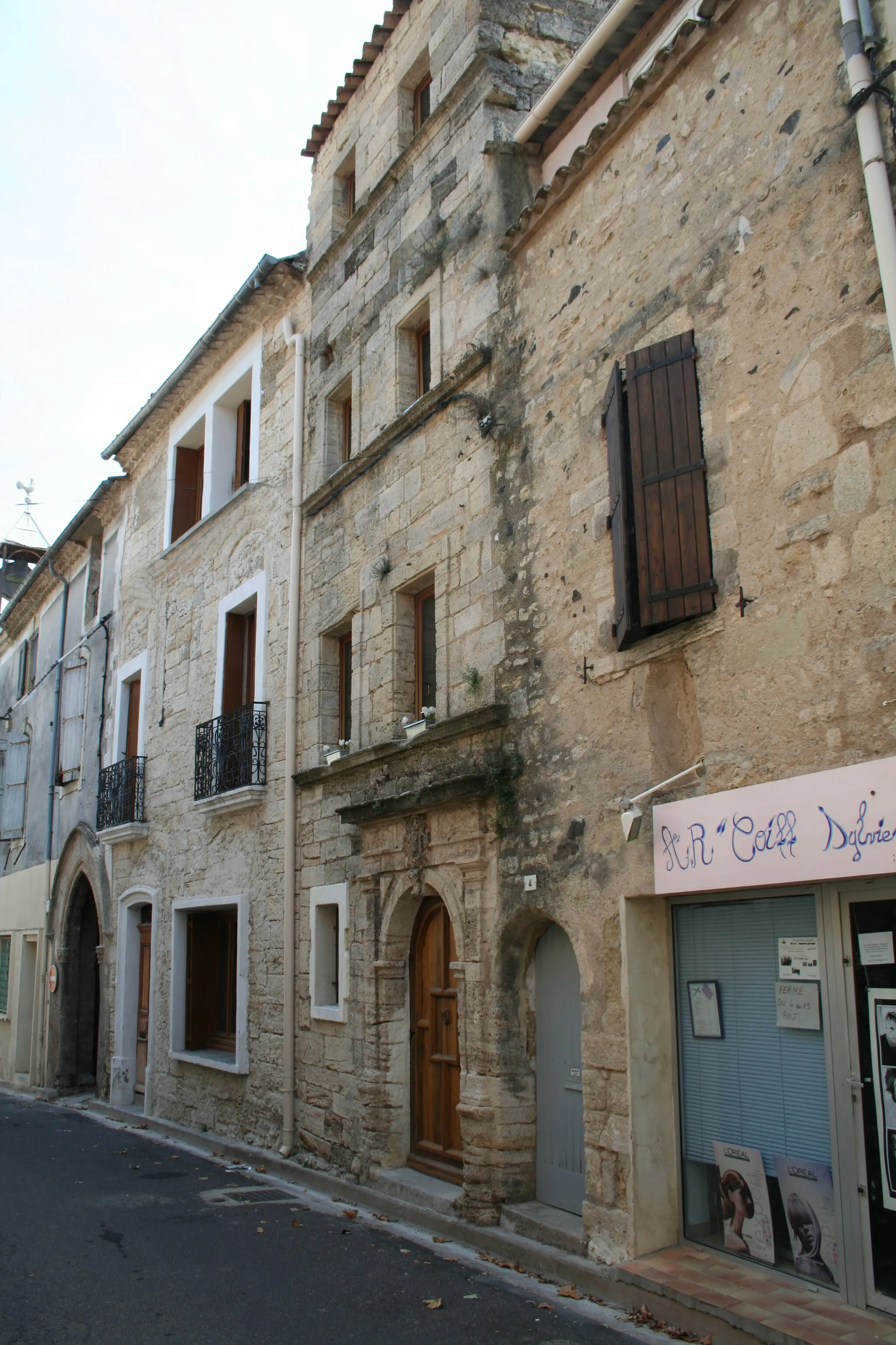 Photo showing: Tourbes (Hérault) - Maison XVe siècle dans la Grand-Rue.