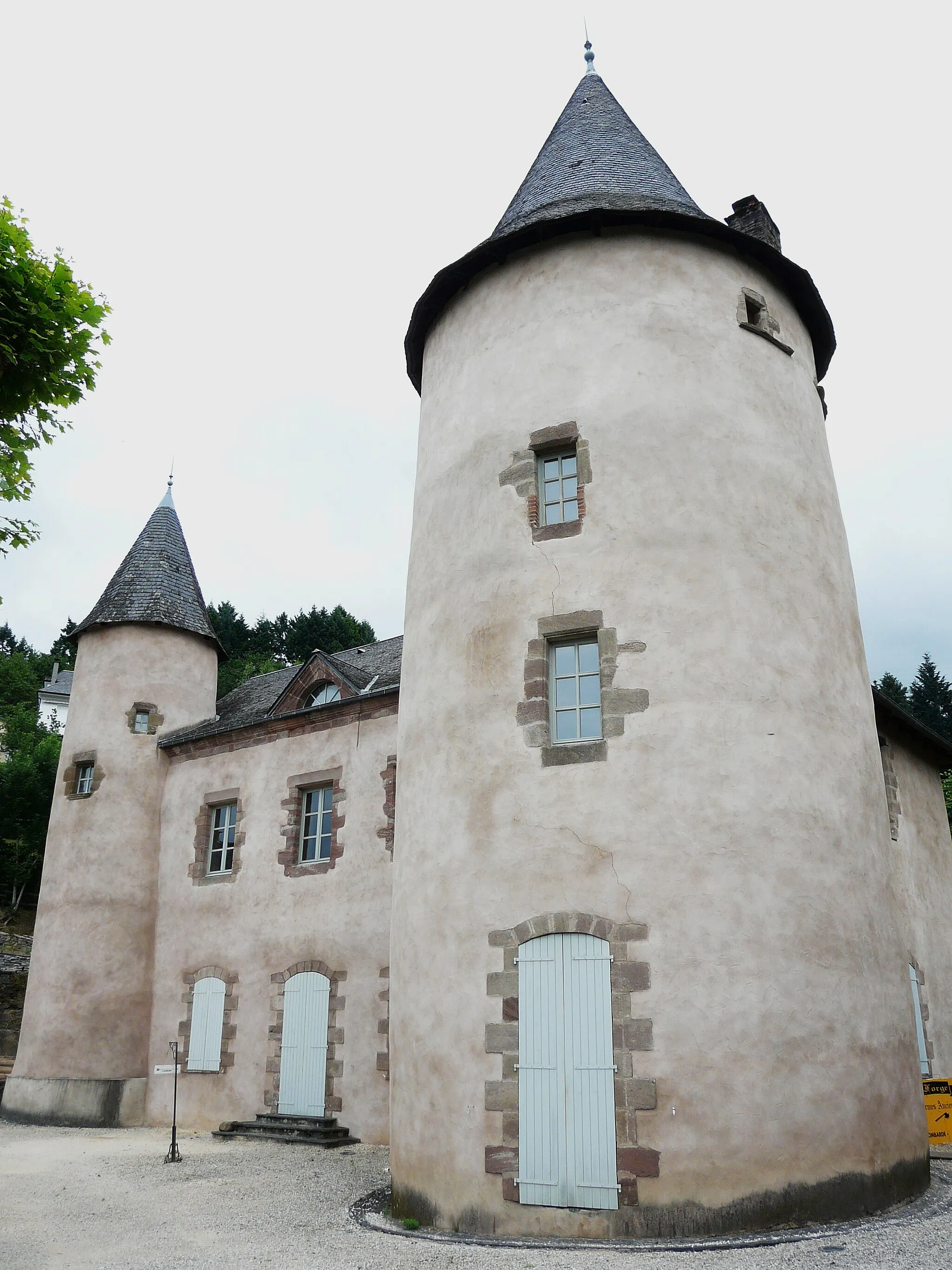 Photo showing: This building is inscrit au titre des monuments historiques de la France. It is indexed in the base Mérimée, a database of architectural heritage maintained by the French Ministry of Culture, under the reference PA00125504 .