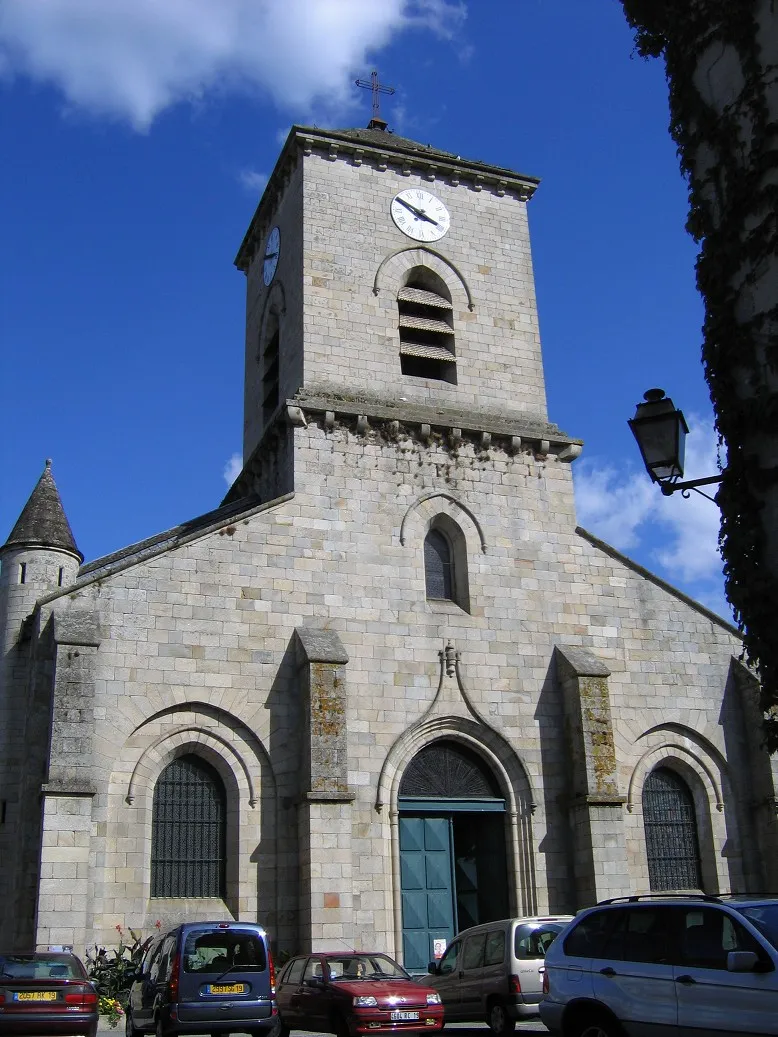 Photo showing: Argentat, Kirche St. Pierre