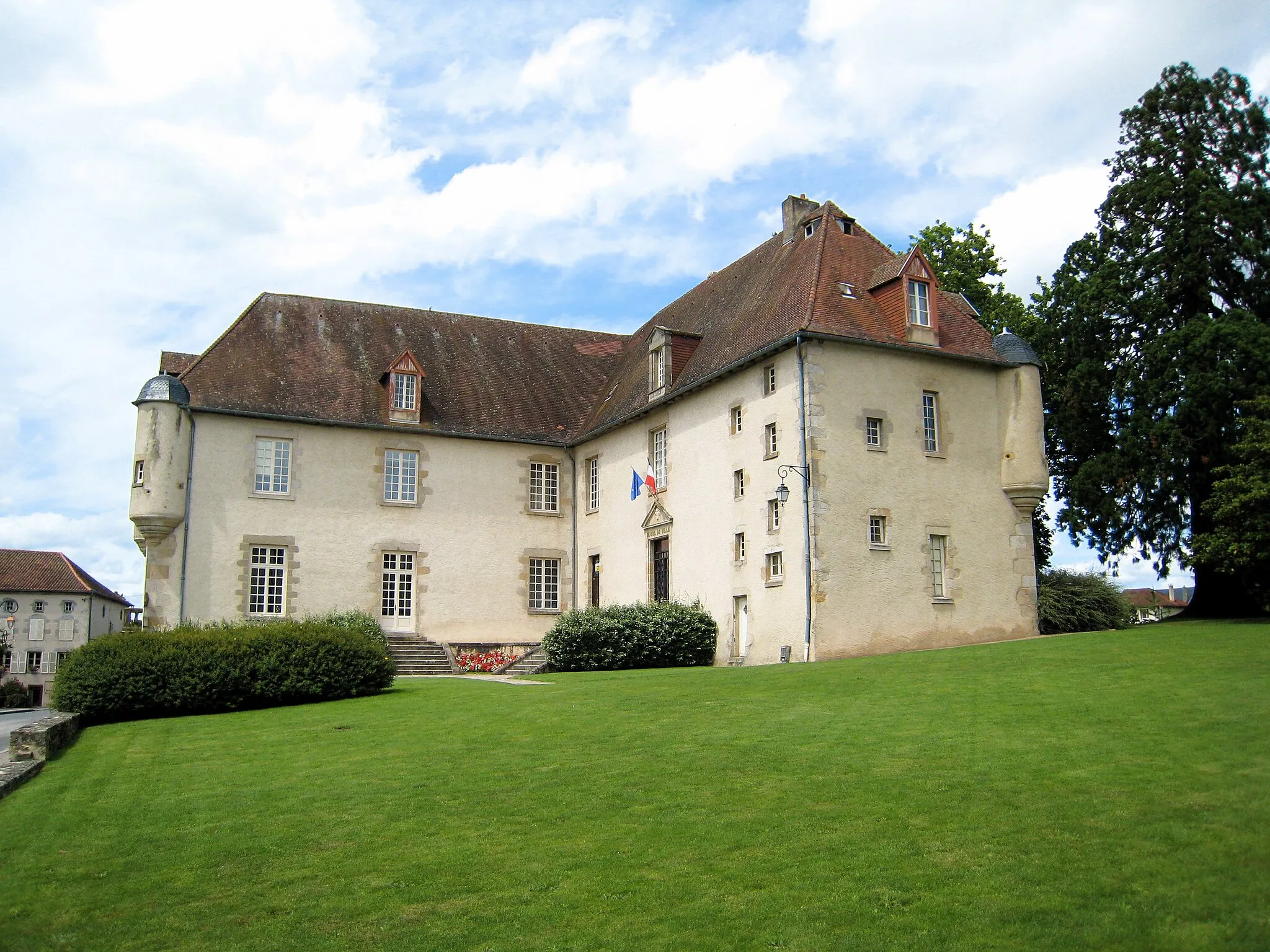 Photo showing: Hôtel-de-ville de Bellac, Haute-Vienne, France
