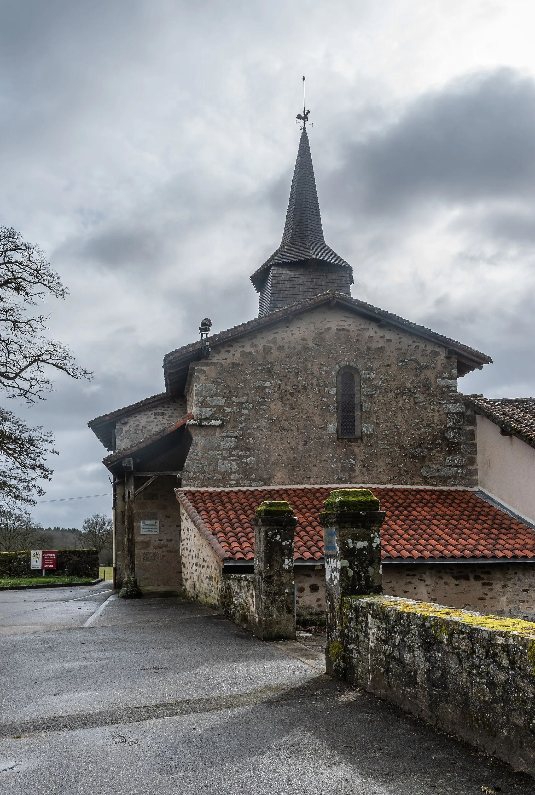 Photo showing: Saint Eligius church in Chaptelat, Haute-Vienne, France