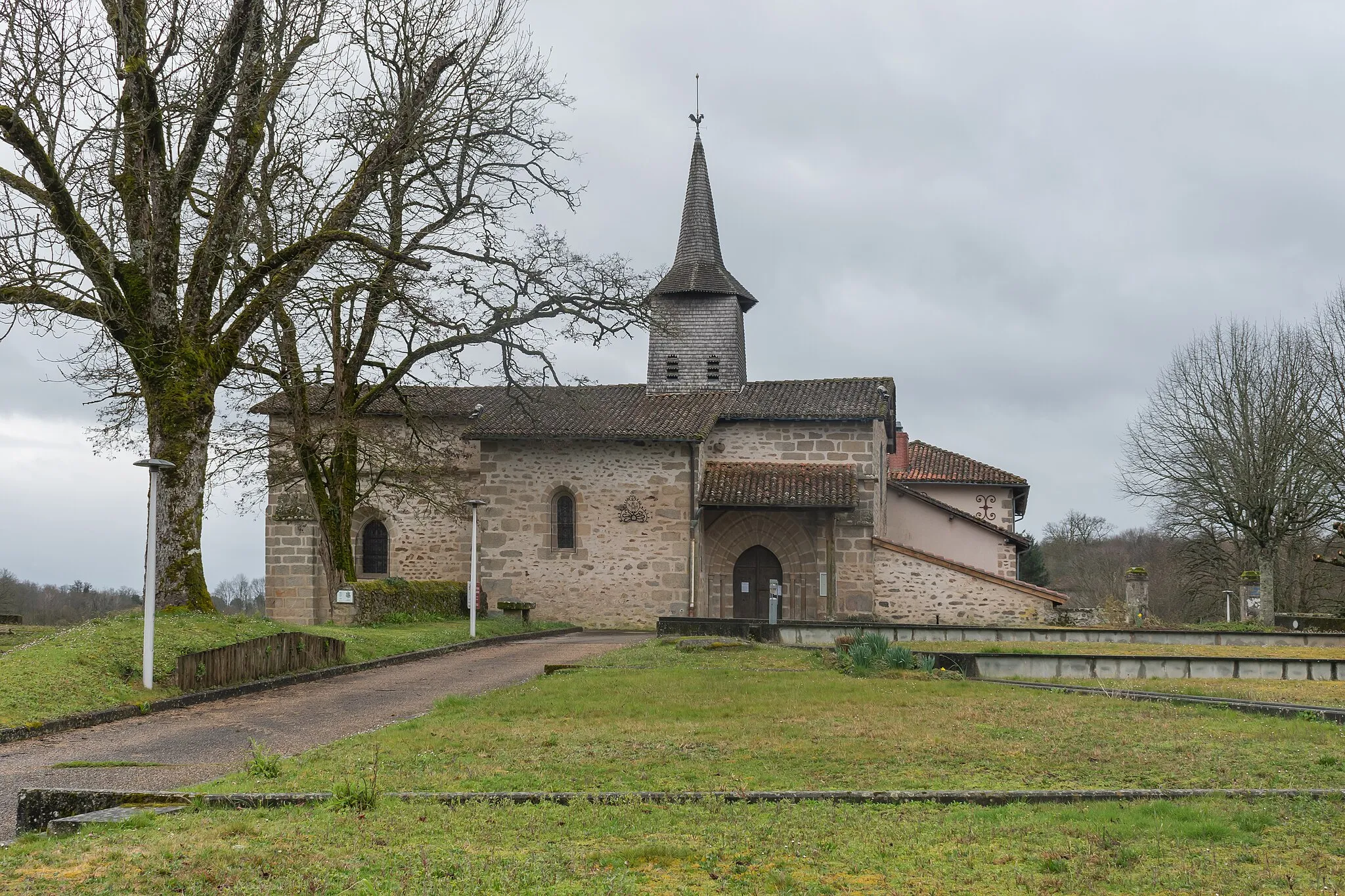 Photo showing: Saint Eligius church in Chaptelat, Haute-Vienne, France