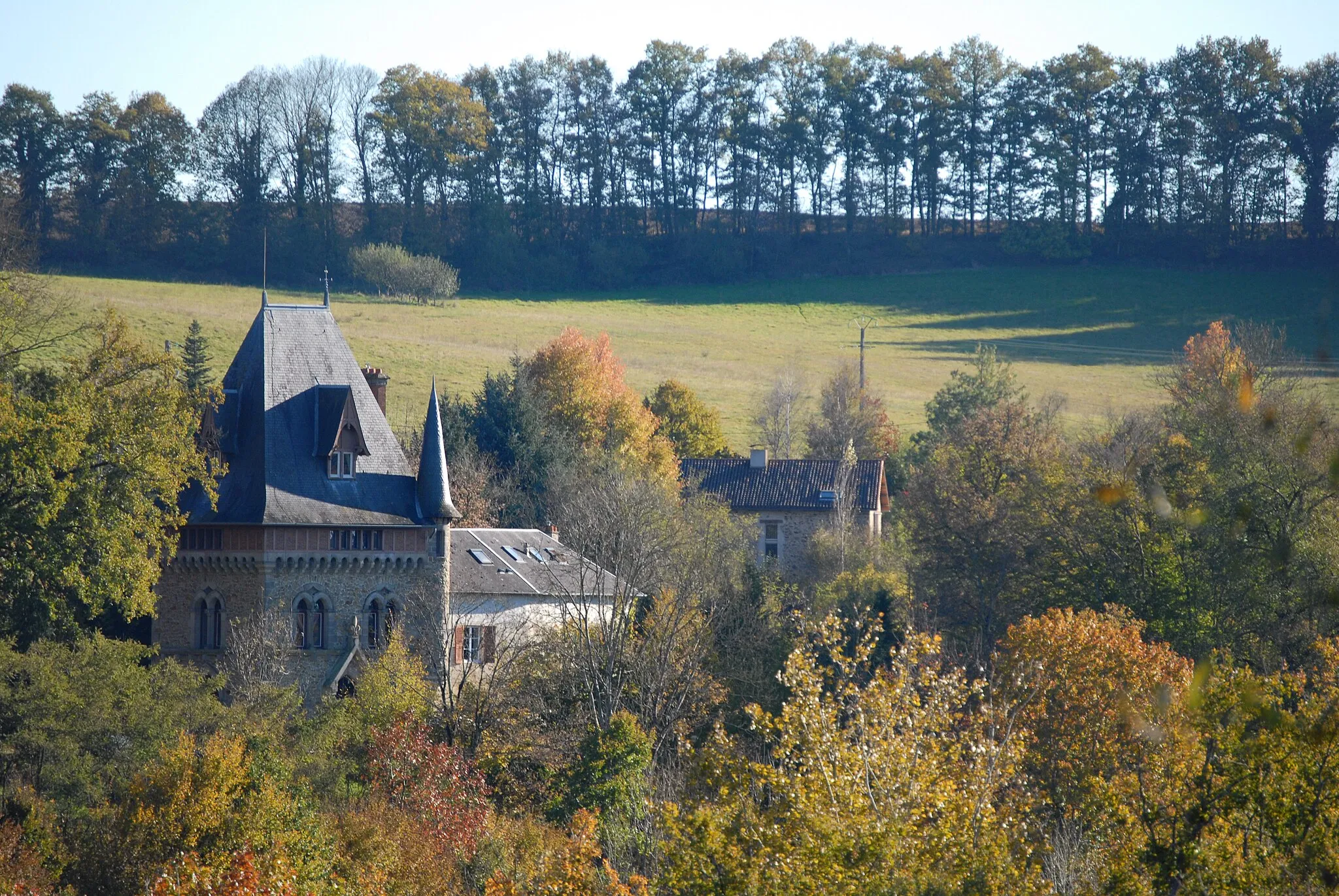 Photo showing: Château de Gigondas Commune d'Isle (Haute Vienne)