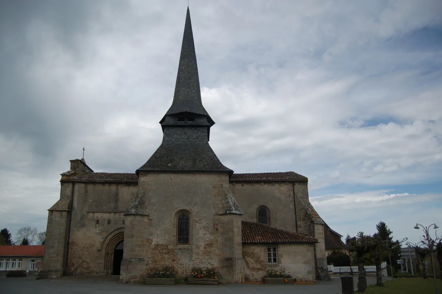 Photo showing: Église Saint-Gentien de Saint-Gence