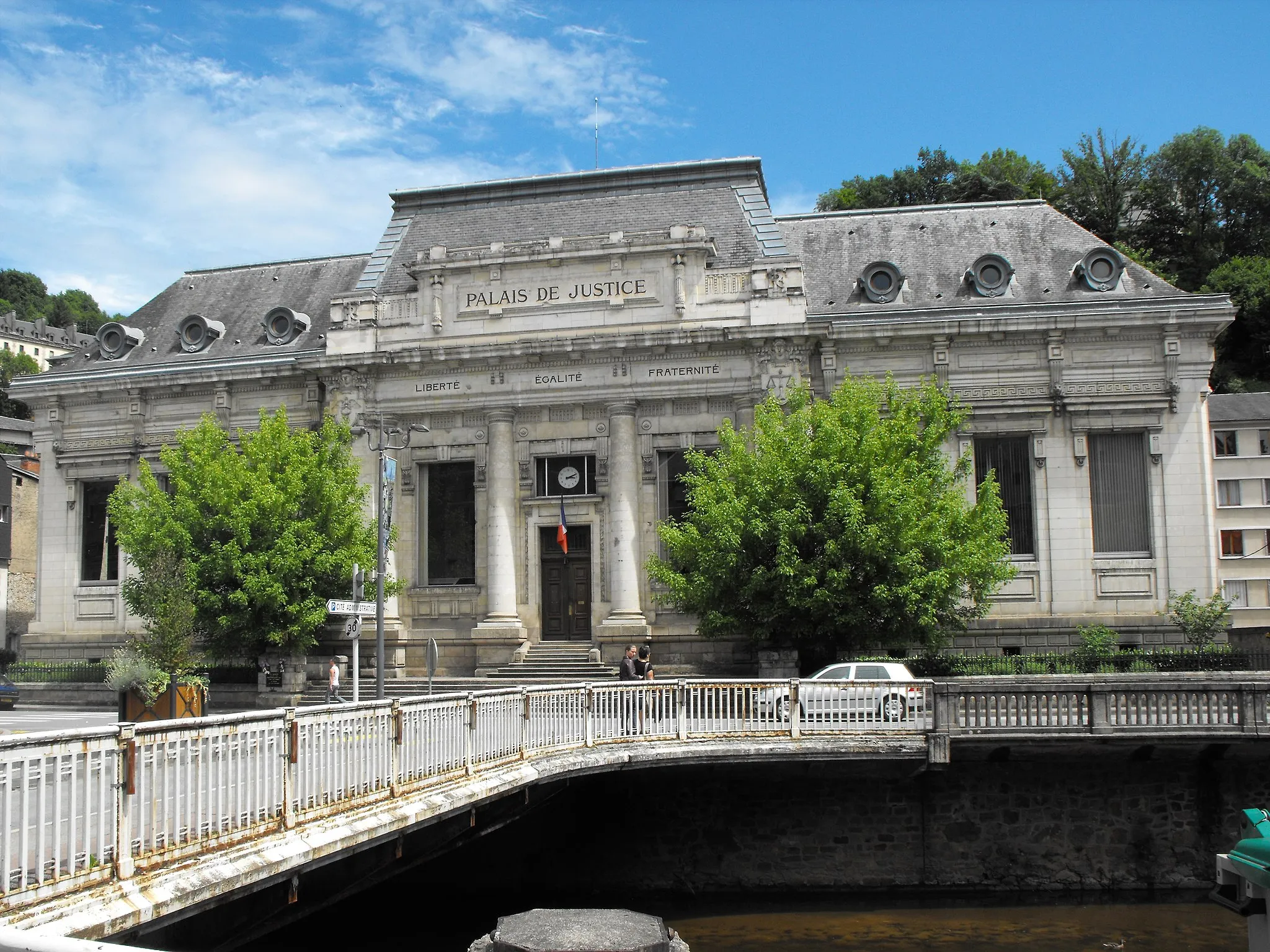 Photo showing: Le palais de justice