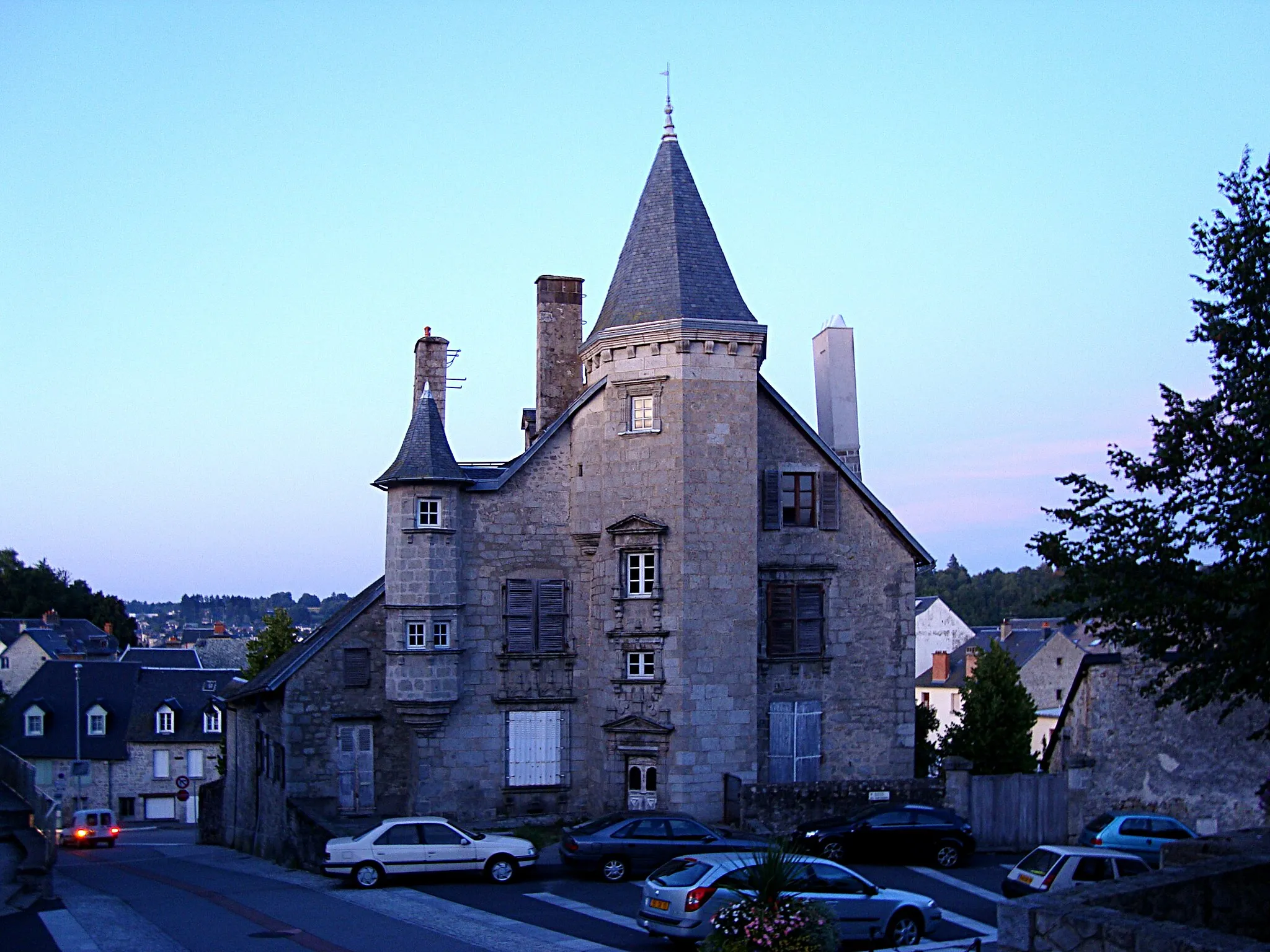 Photo showing: L'hôtel Ventadour à Ussel (Corrèze).