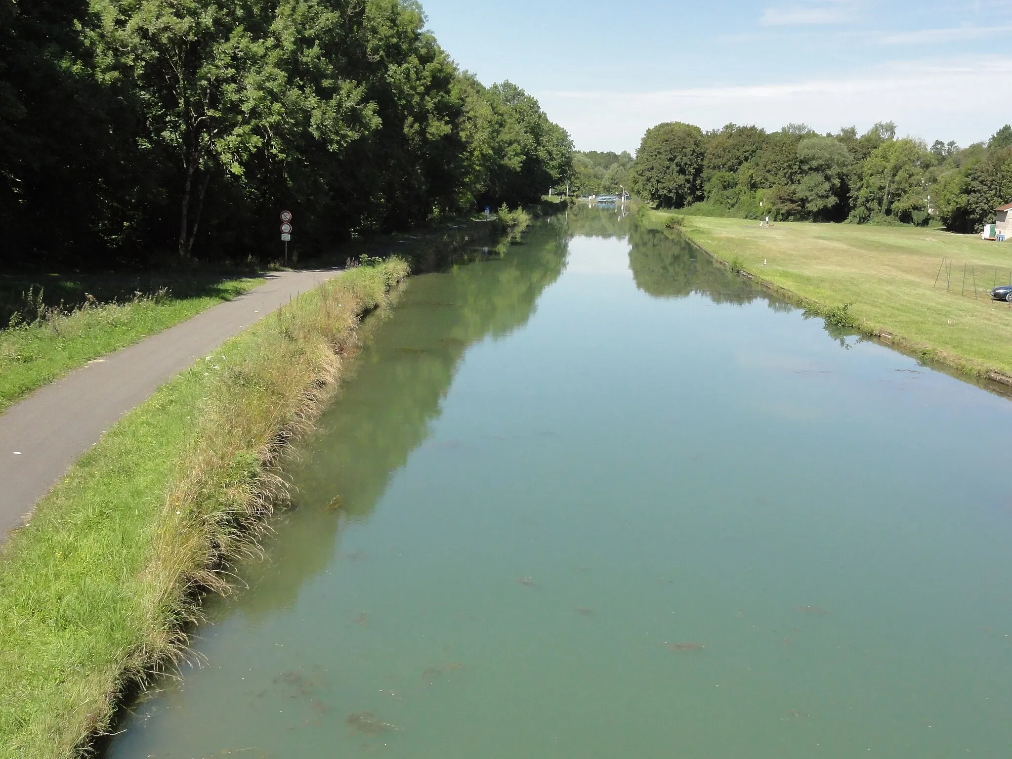 Photo showing: Ancerville (Meuse) Gué d'Ancerville, Canal entre Champagne et Bourgogne