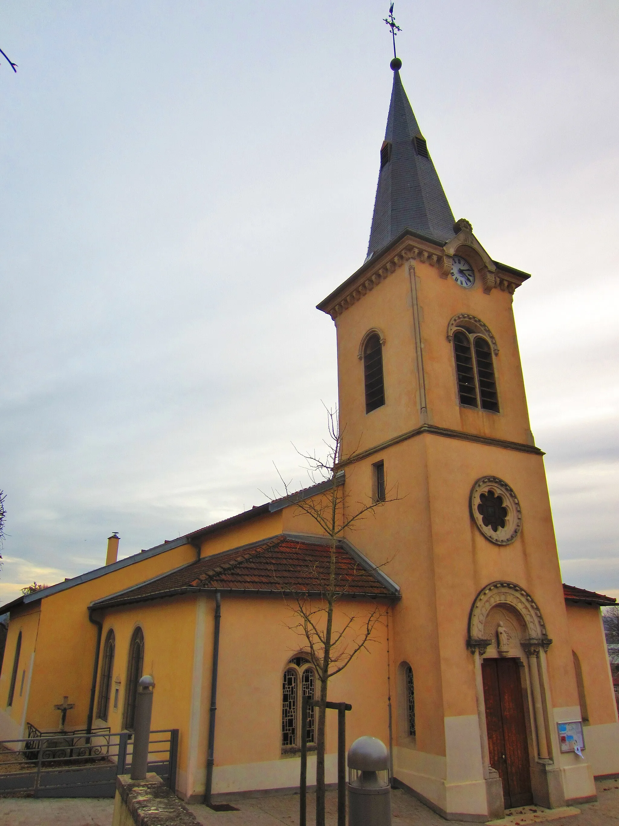 Photo showing: Bouxieres Dames church