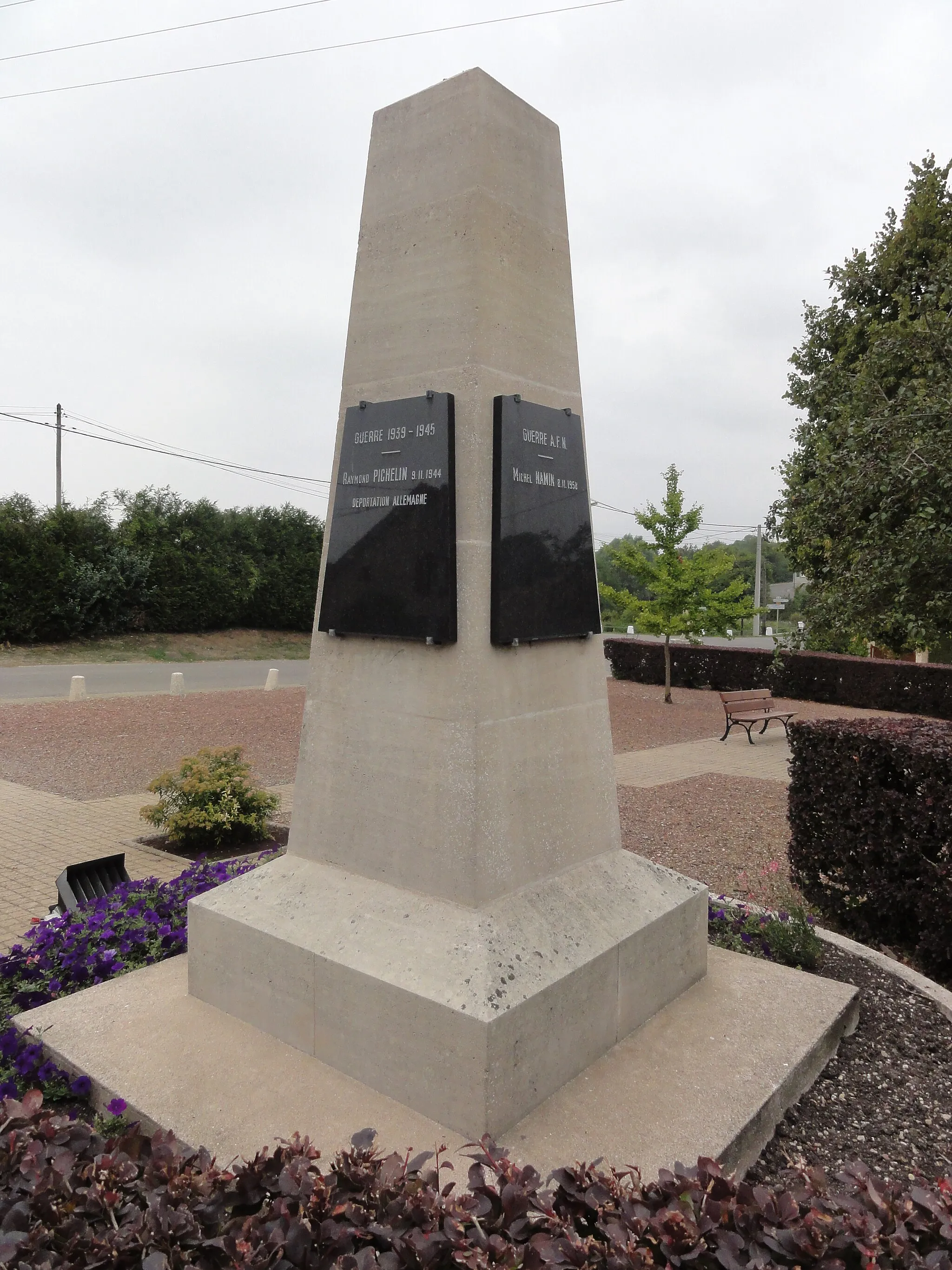 Photo showing: Jubécourt (Clermont-en-Argonne, Meuse) monument aux morts