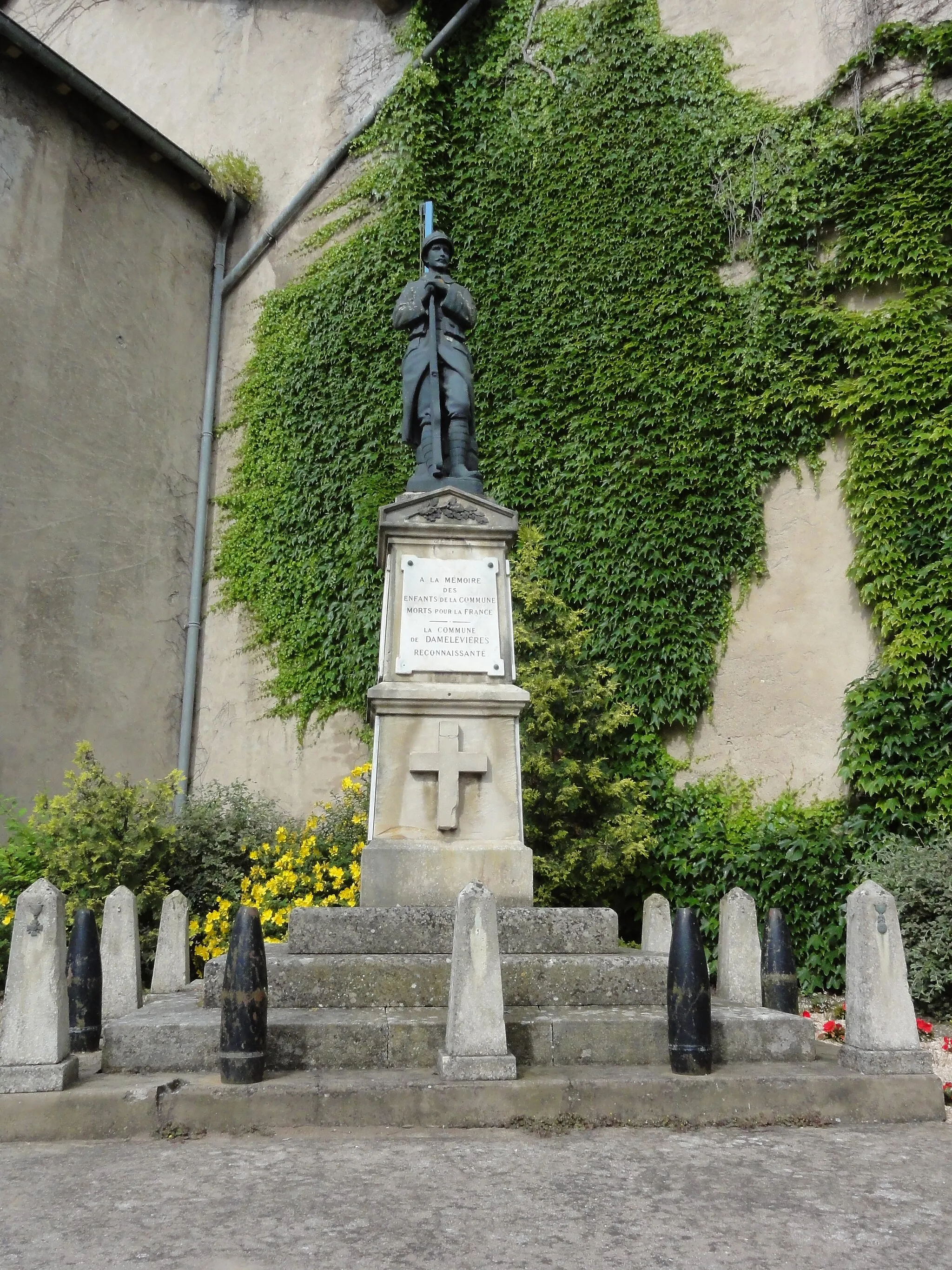 Photo showing: Damelevières (M-et-M) monument aux morts