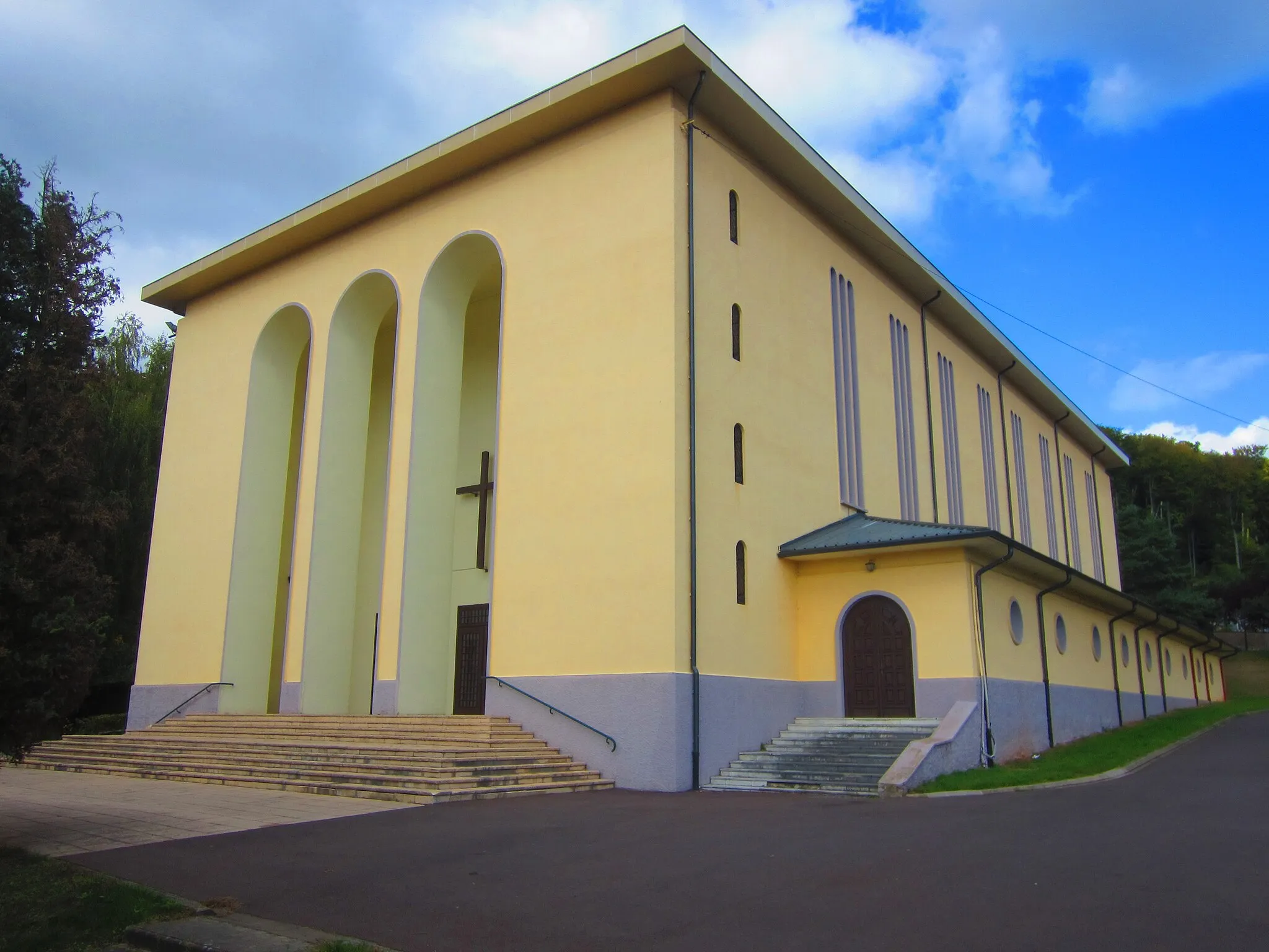 Photo showing: Eglise Falck cite