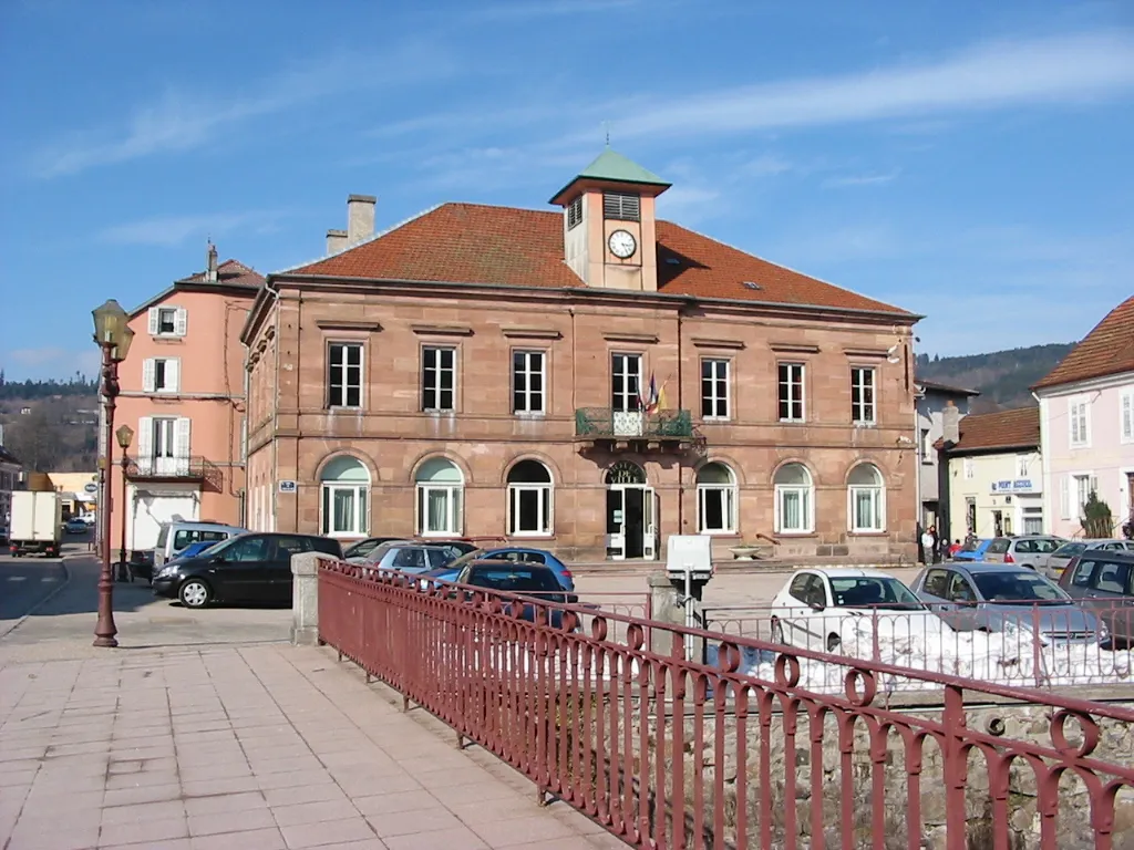 Photo showing: City hall made of pink stone in Fraize (France).