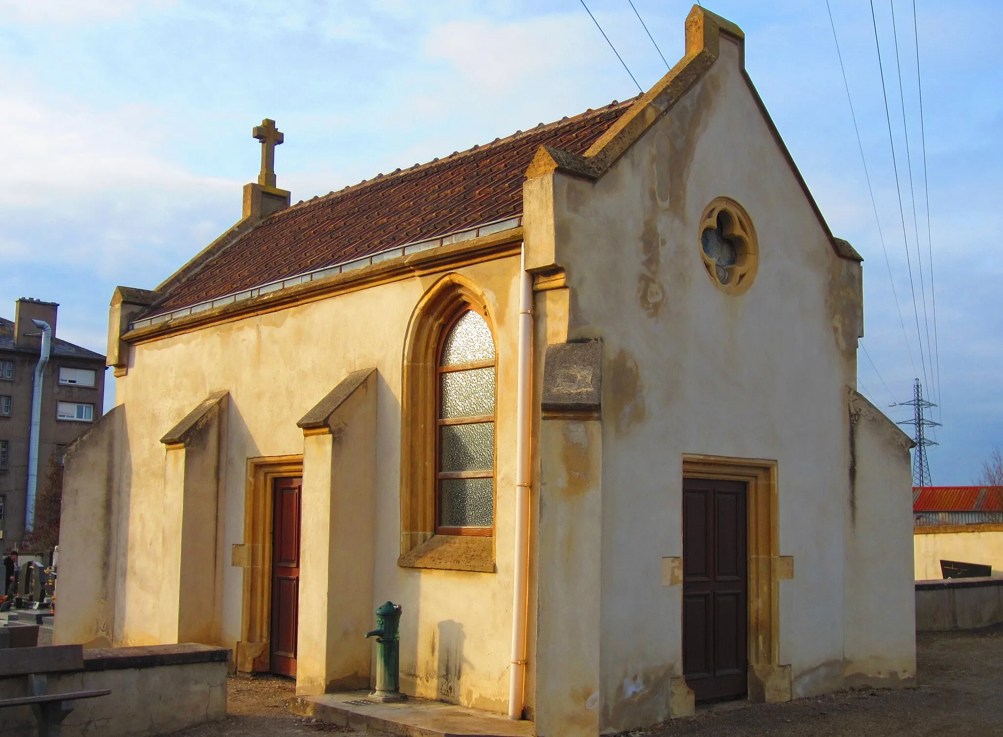 Photo showing: Guenange cemetary chapel