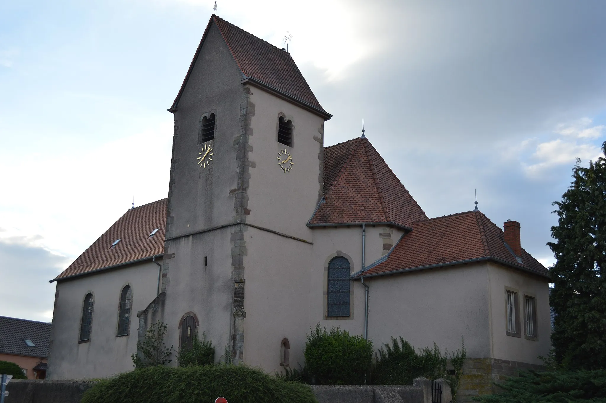 Photo showing: Église Saint-Vit (Guy) de Roth : clocher XIVème siècle.