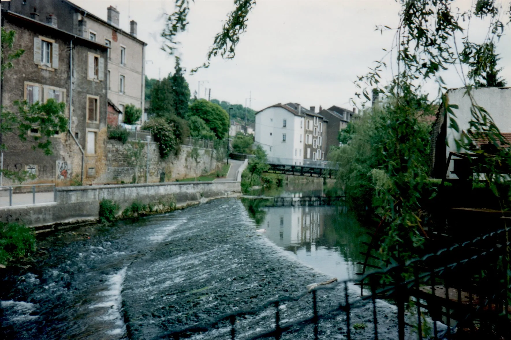 Photo showing: The Crusnes river in Longuyon, France