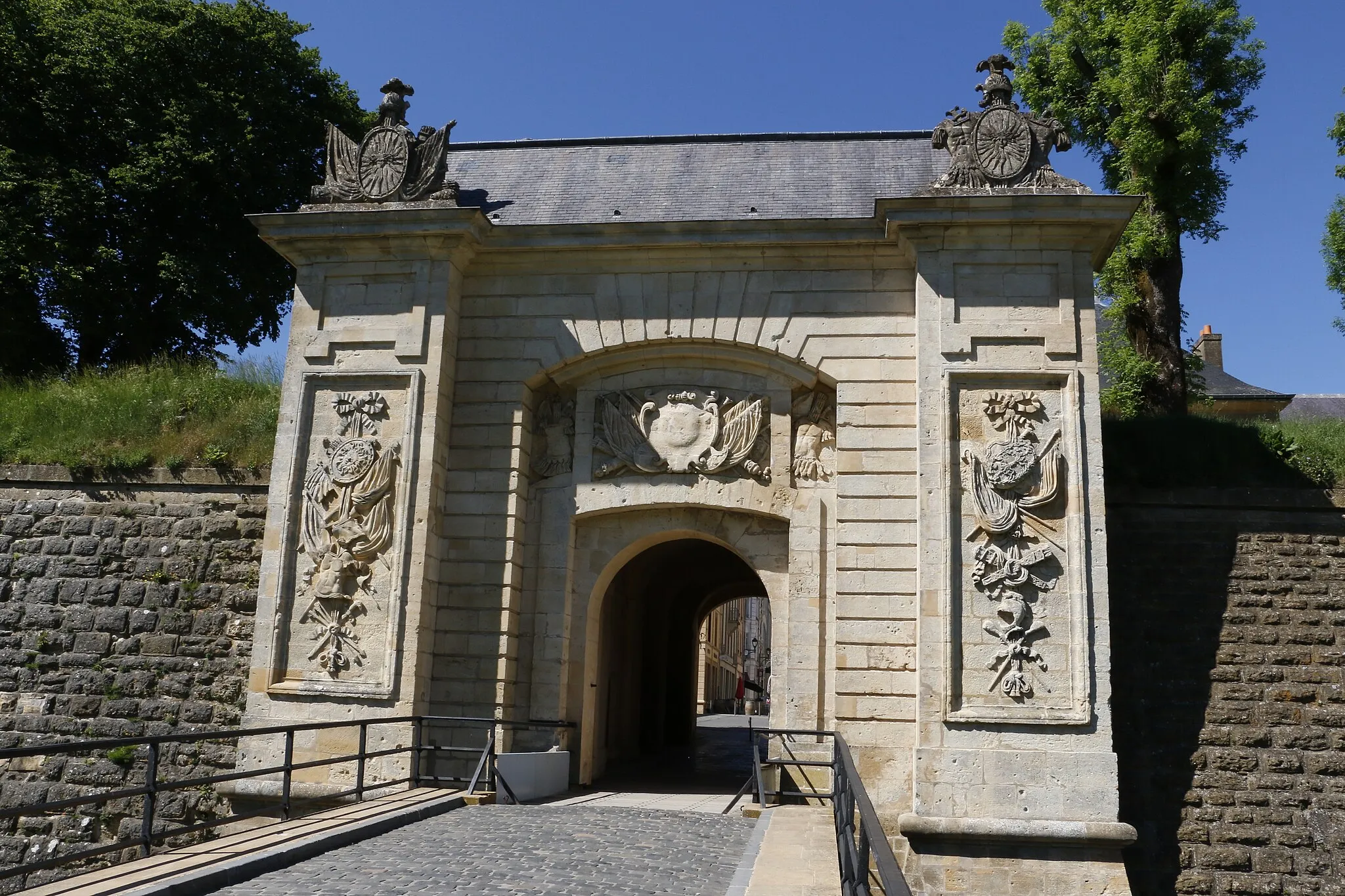 Photo showing: This building is indexed in the base Mérimée, a database of architectural heritage maintained by the French Ministry of Culture, under the reference PA00106075 .