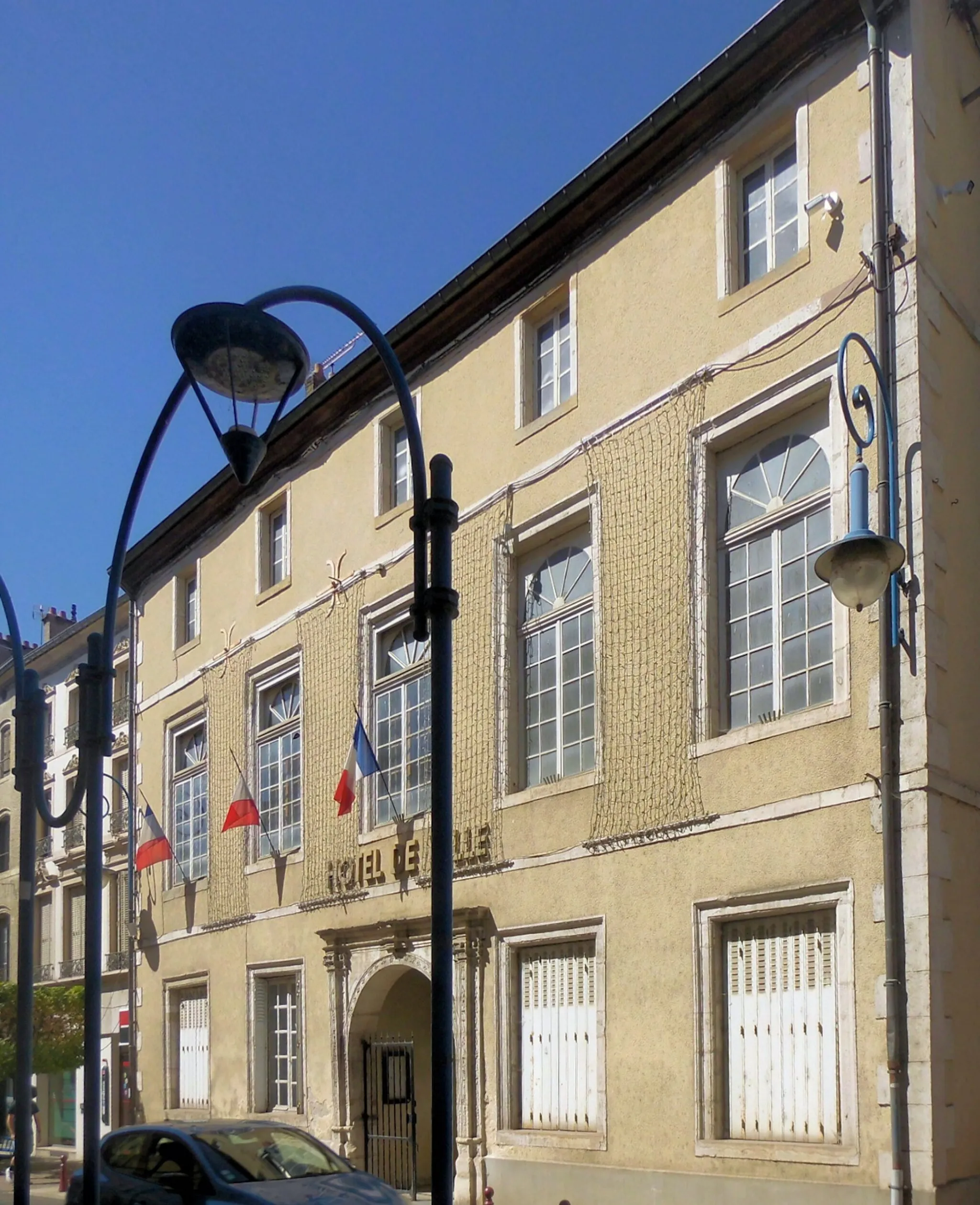 Photo showing: L'hôtel de ville de Mirecourt